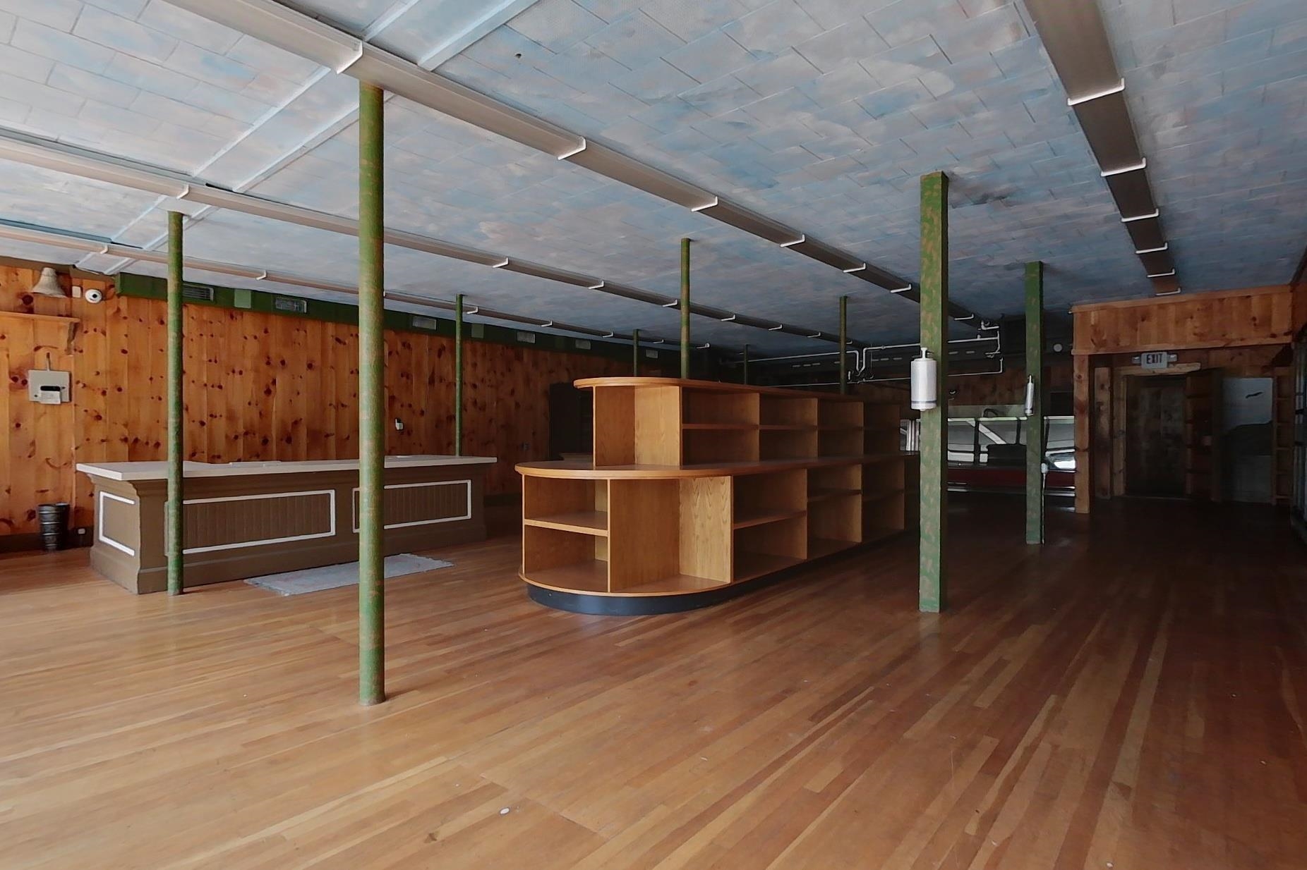 12 Main St, Brookline, NH 03033