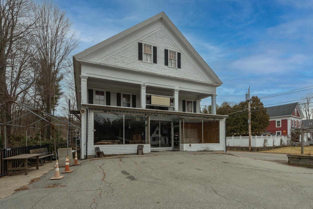 12 Main St, Brookline, NH 03033