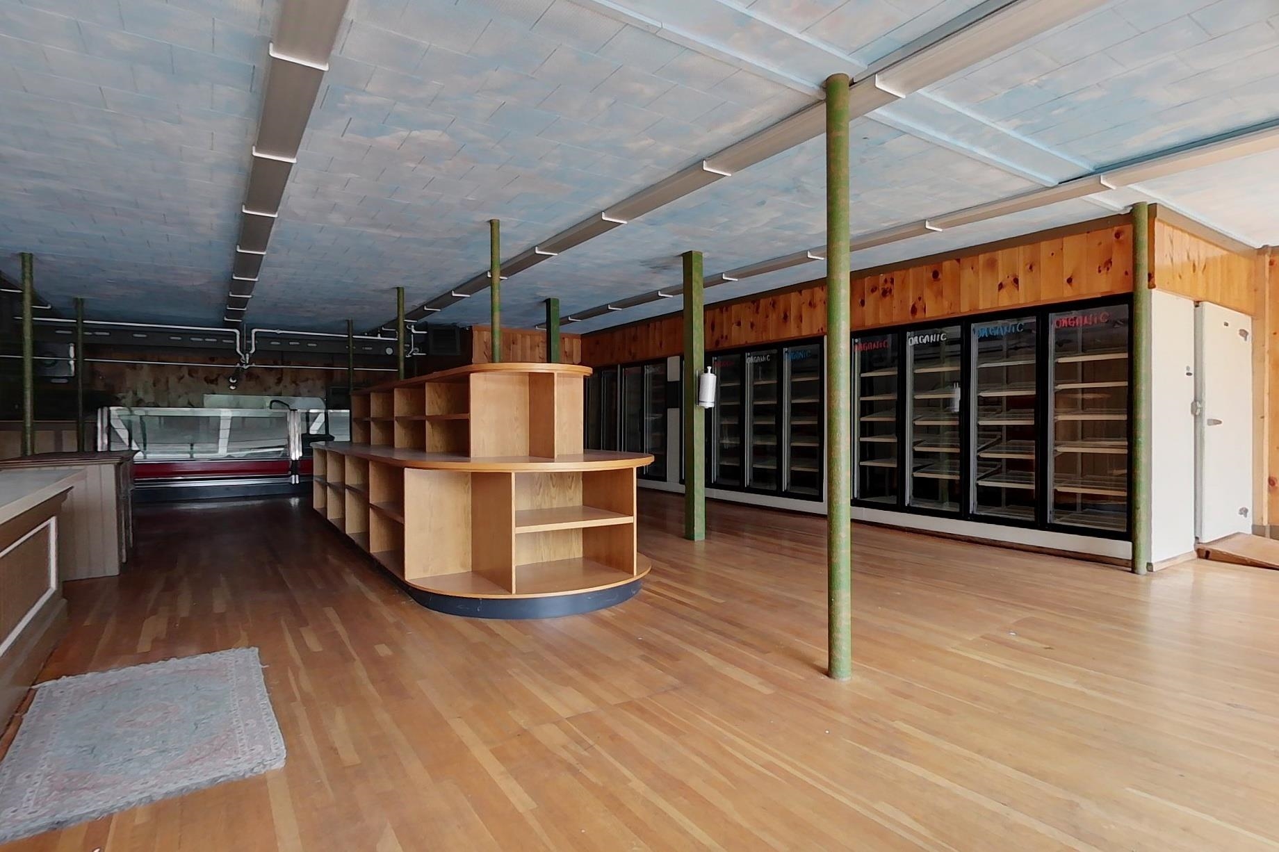 12 Main St, Brookline, NH 03033