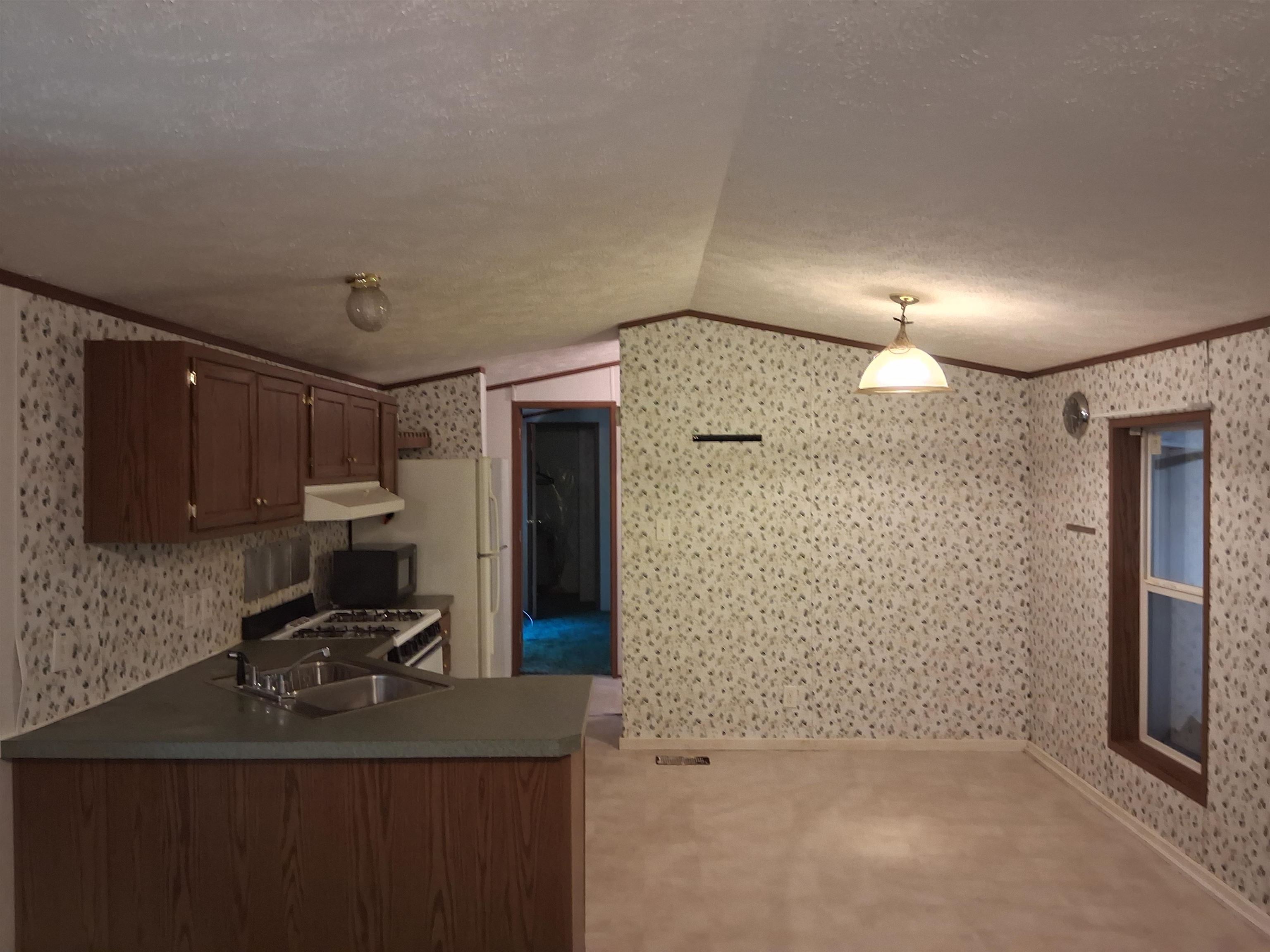 24 Flynn Lane — photo 2