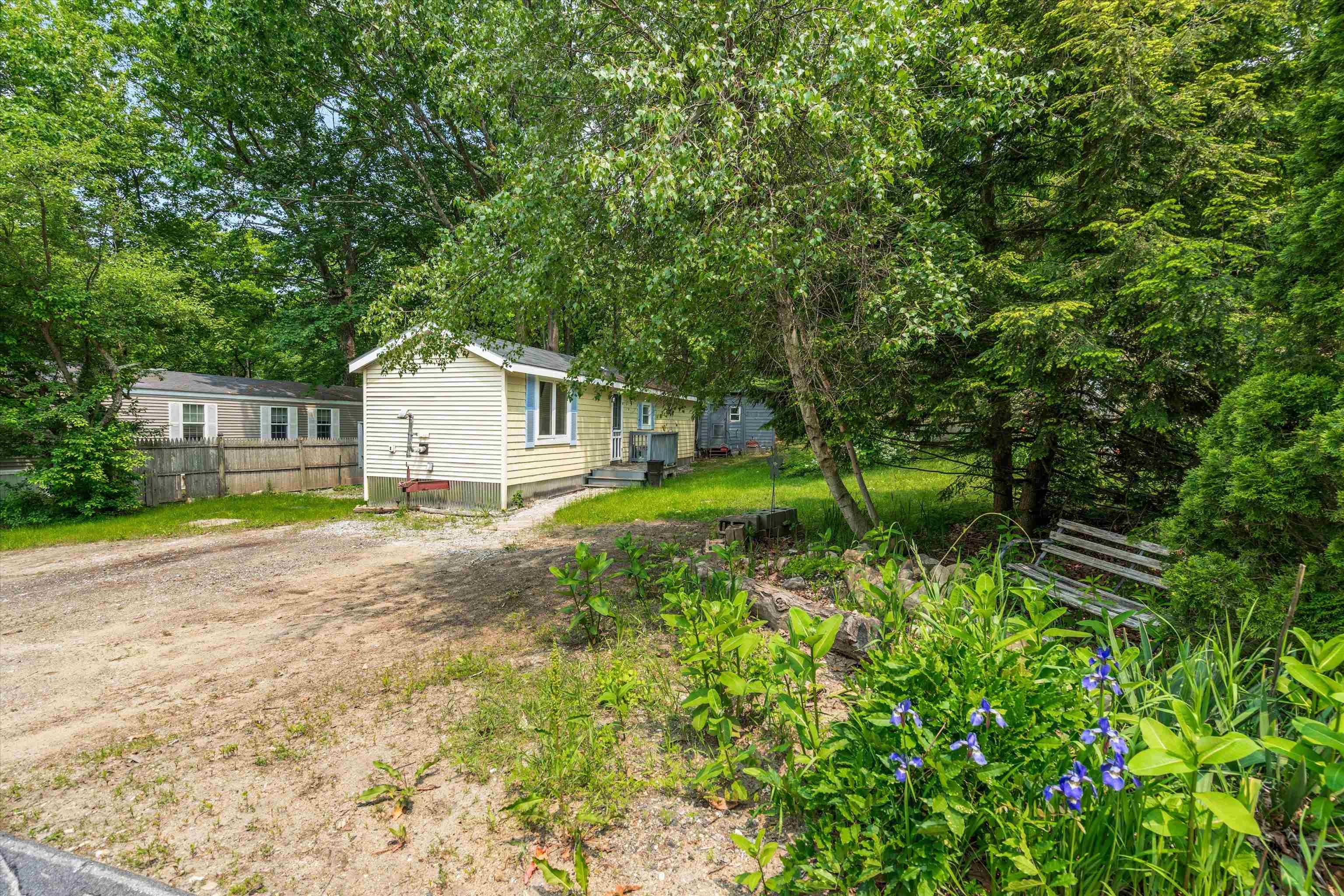 8 Bush Ave, Allenstown, NH 03275