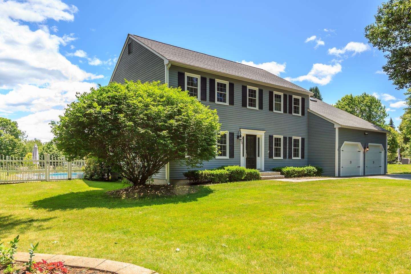 MLS 5048145: 38 Naticook Avenue, Litchfield NH