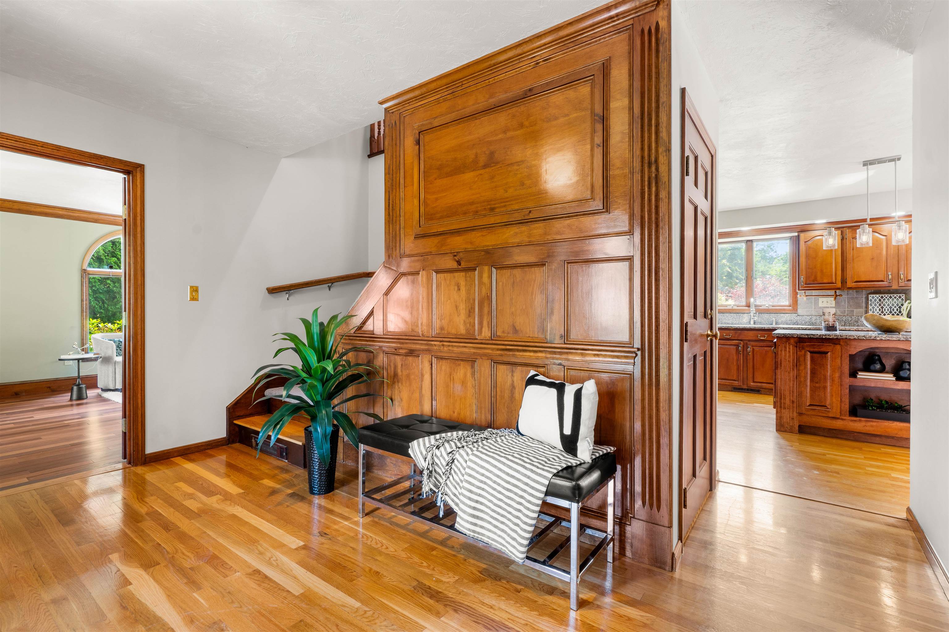 10 Roy Dr, Hudson, NH 03051-3538