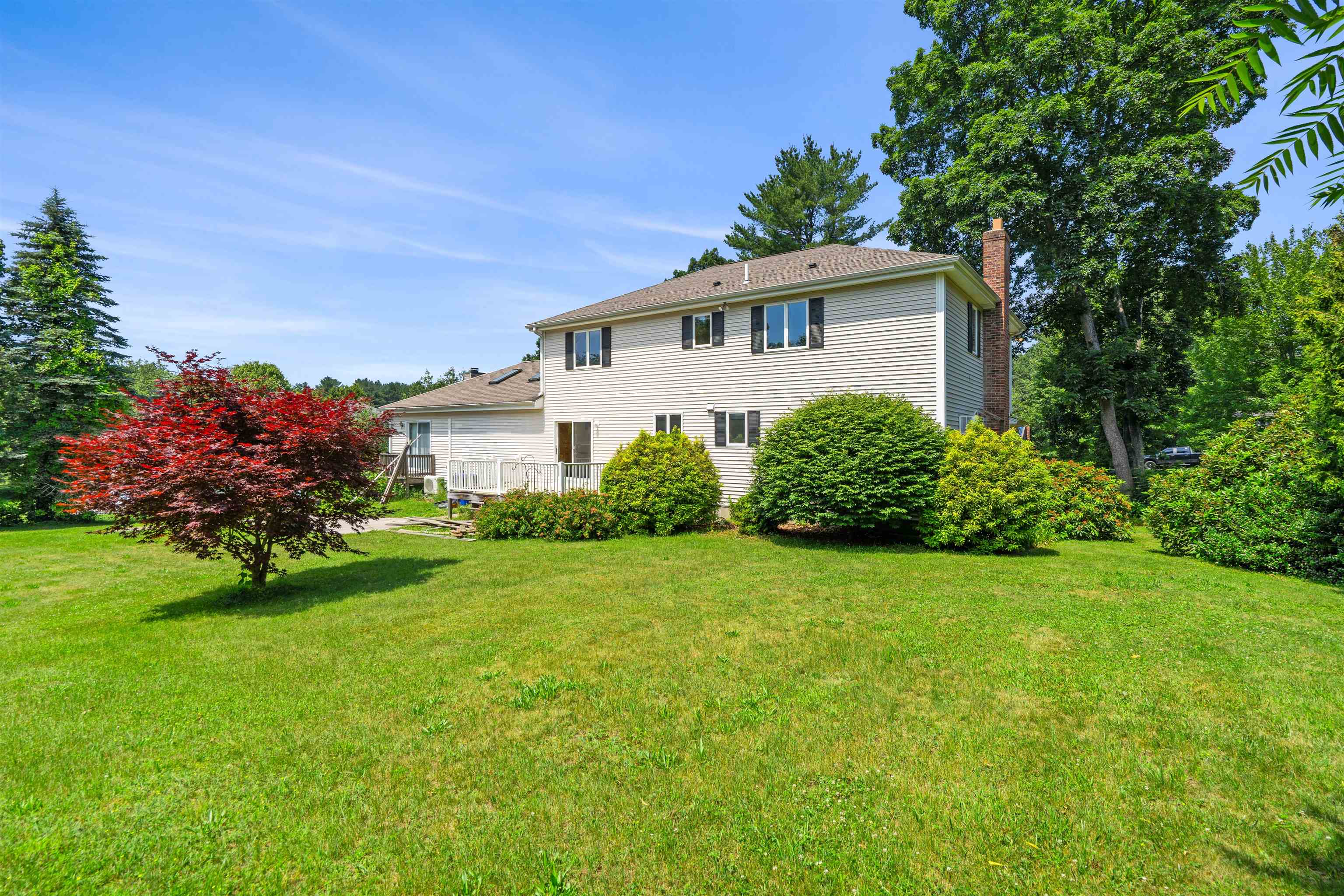 10 Roy Dr, Hudson, NH 03051-3538