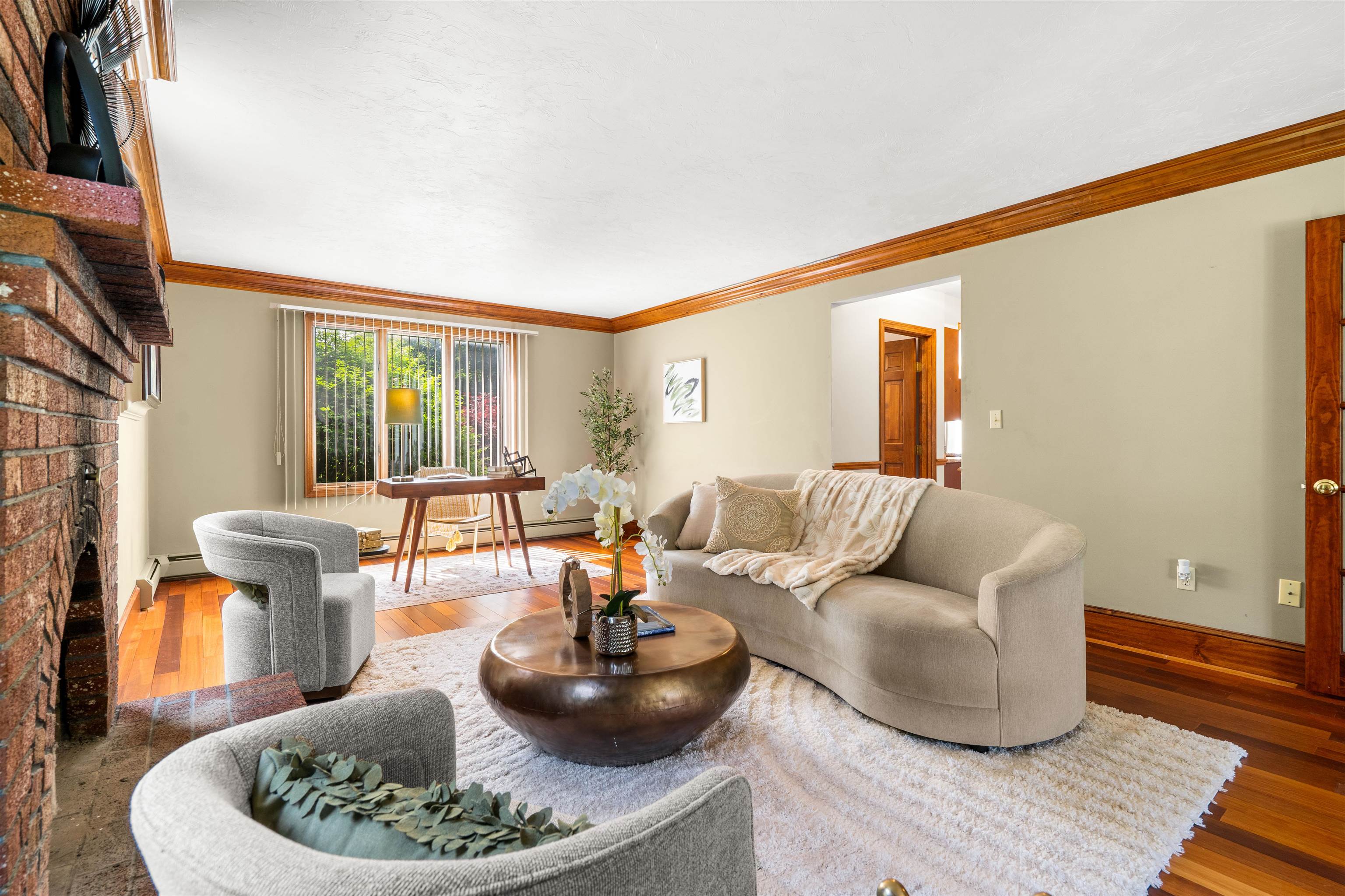 10 Roy Dr, Hudson, NH 03051-3538