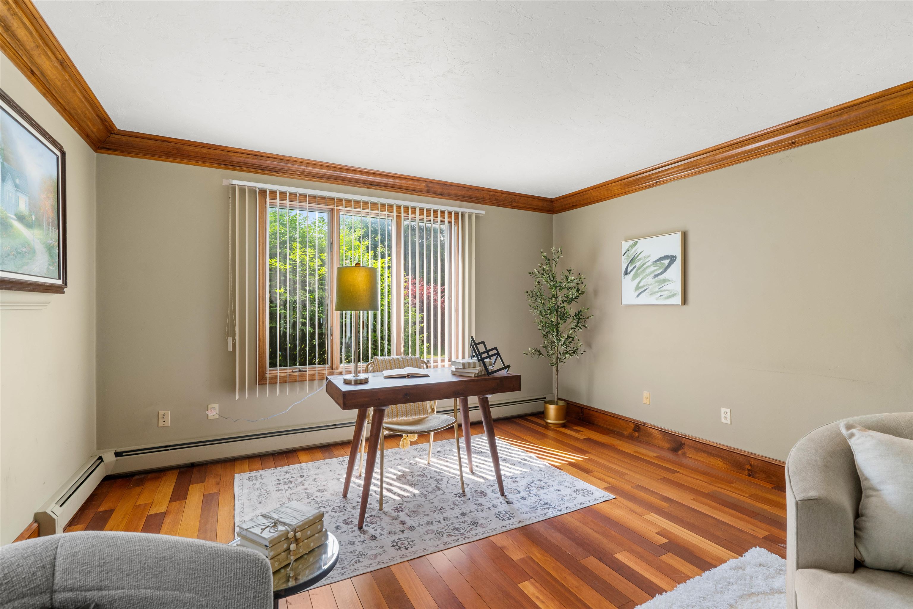 10 Roy Dr, Hudson, NH 03051-3538