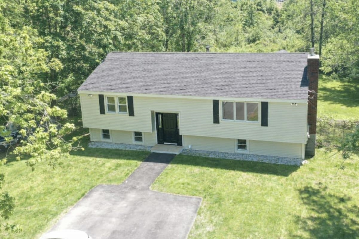 MLS 5048716: 243 Second Crown Point Road, Barrington NH
