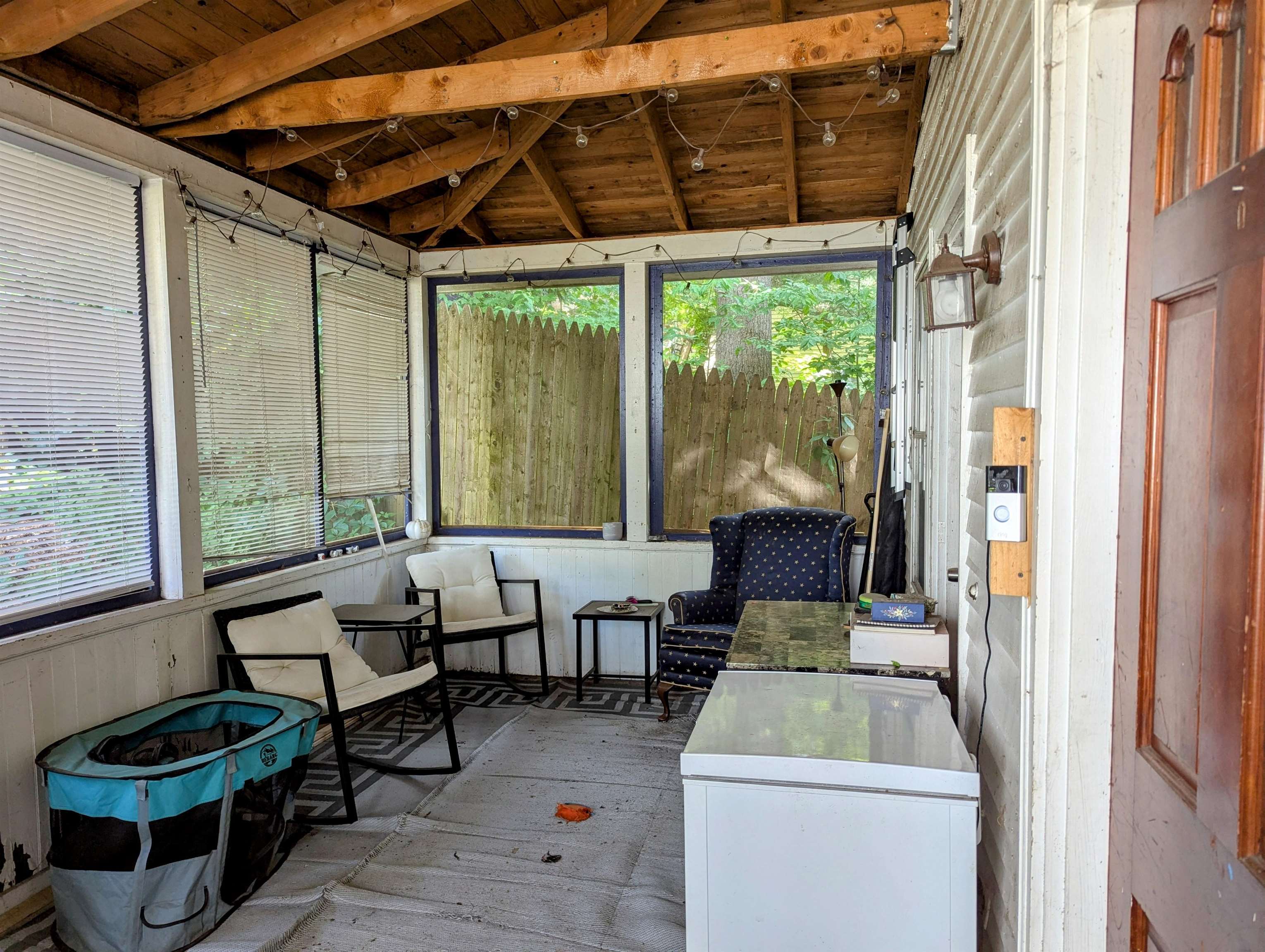 44 A - Porch 23530743