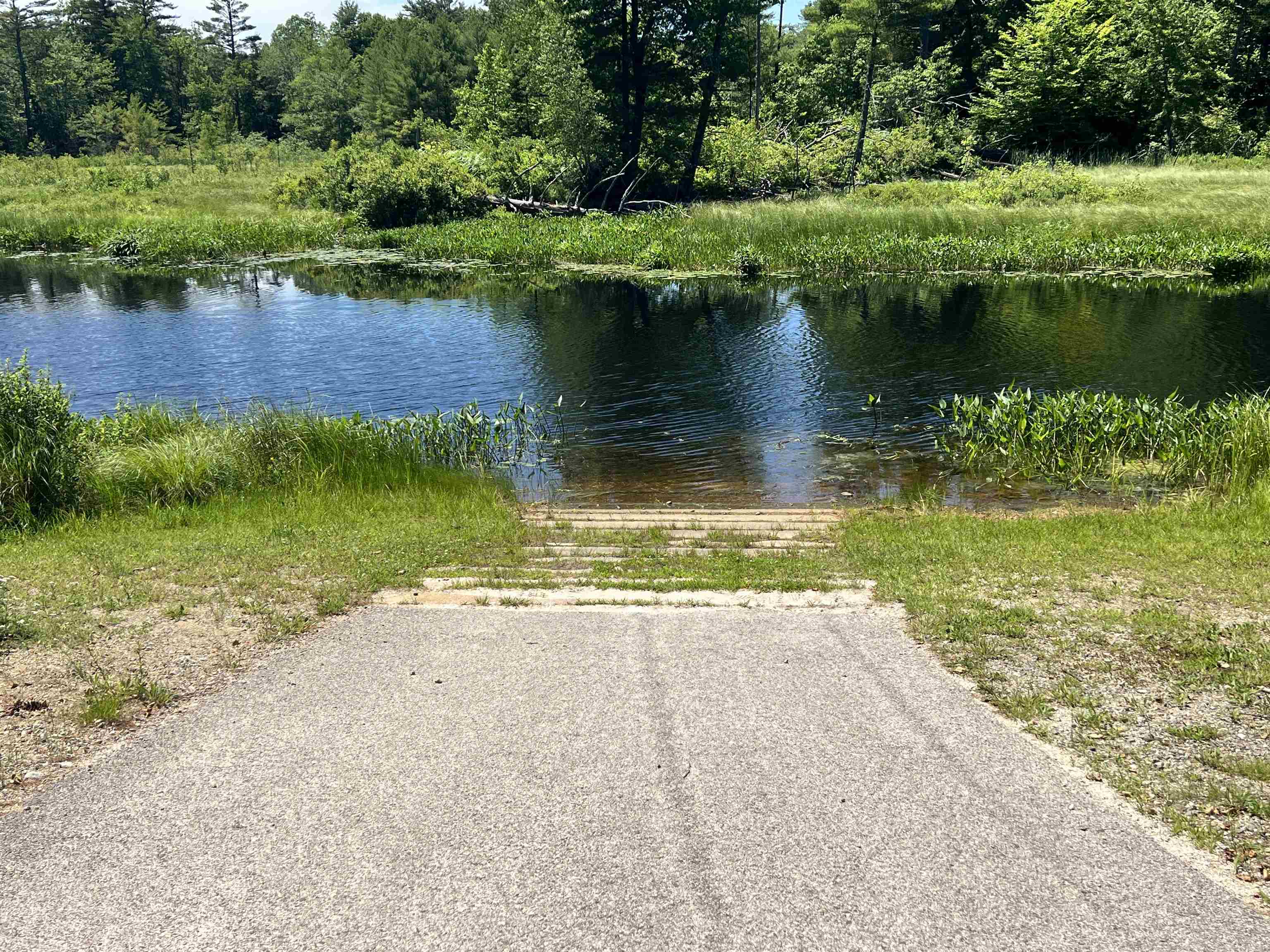 127 Merrymeeting Ln, Alton, NH 03809