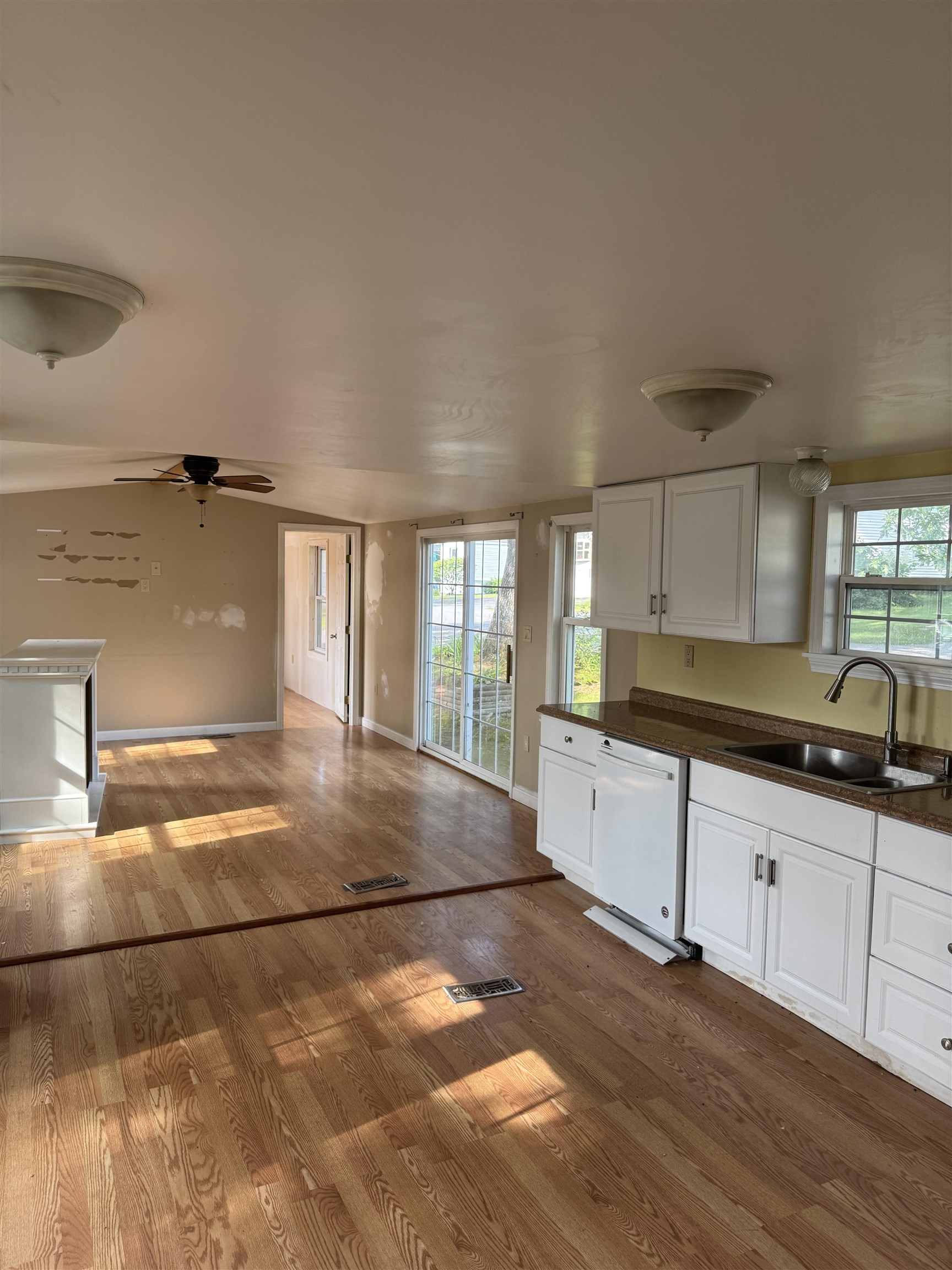 76 Hillside Dr, Charlestown, NH 03603