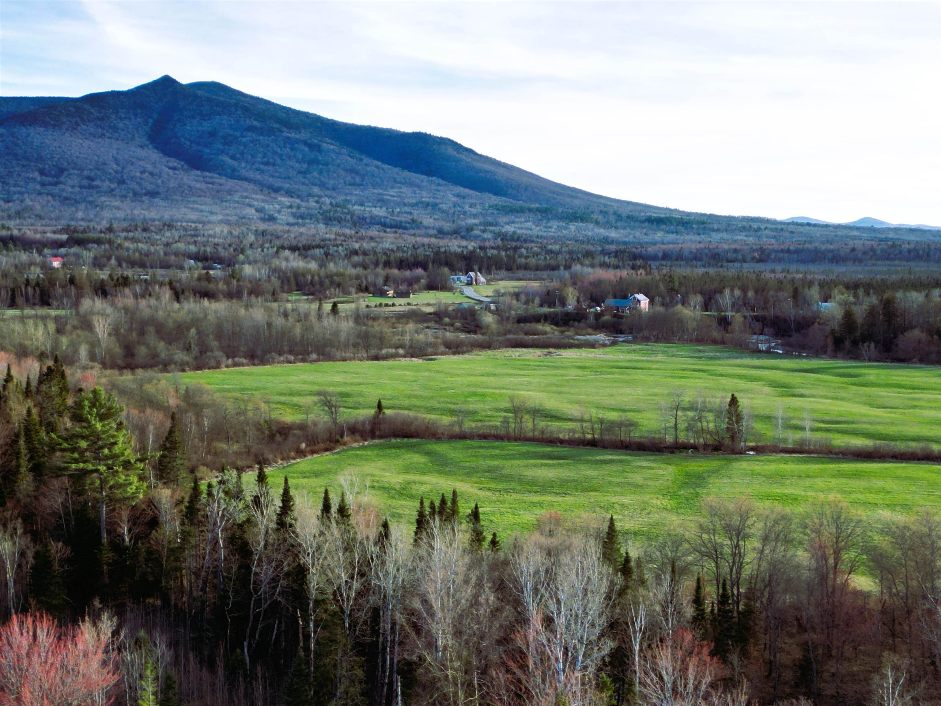 69 Casey Ln, Jefferson, NH 03583