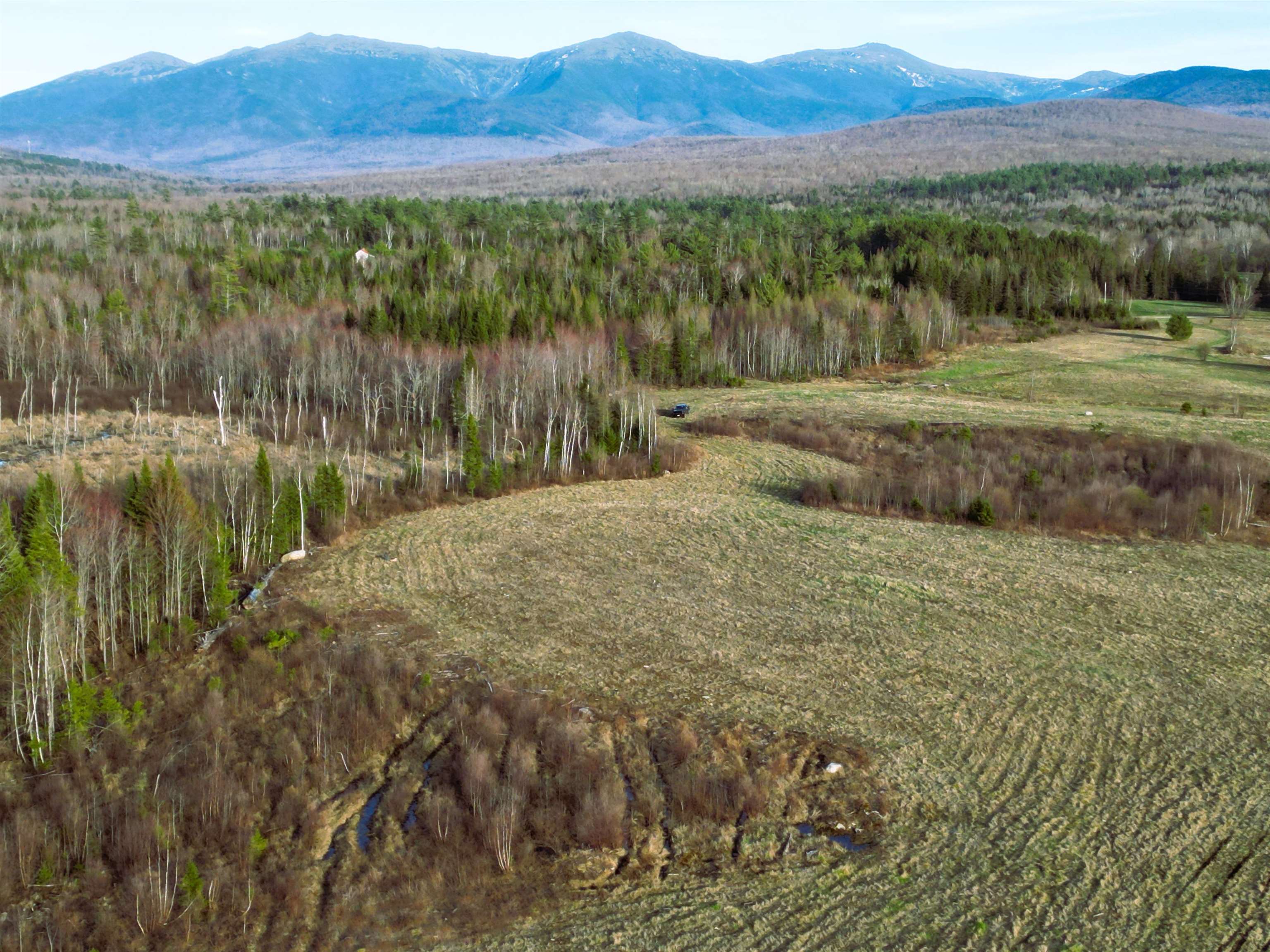 69 Casey Ln, Jefferson, NH 03583