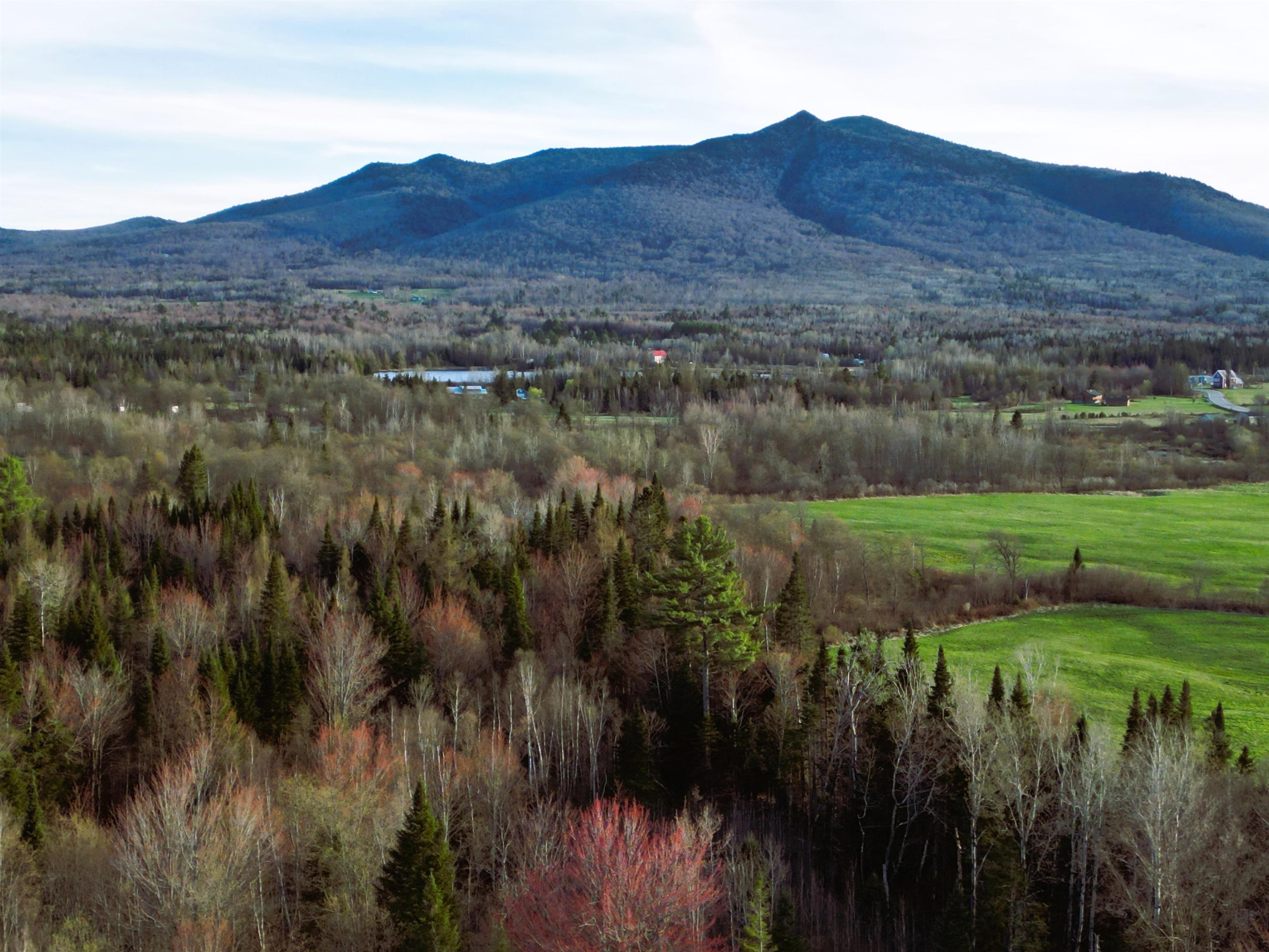 69 Casey Ln, Jefferson, NH 03583