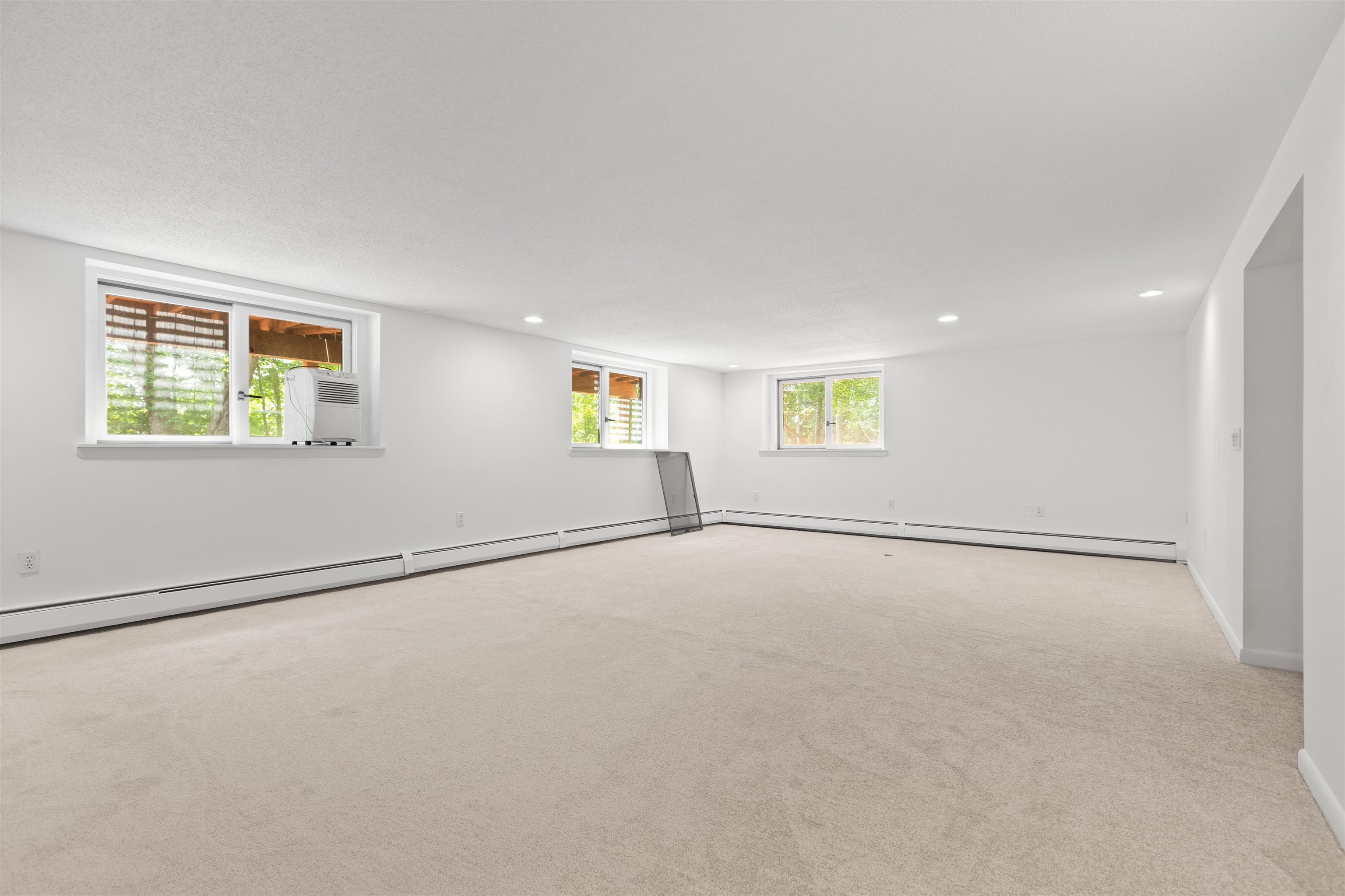 110 Tamarack Rd, Thornton, NH 03285