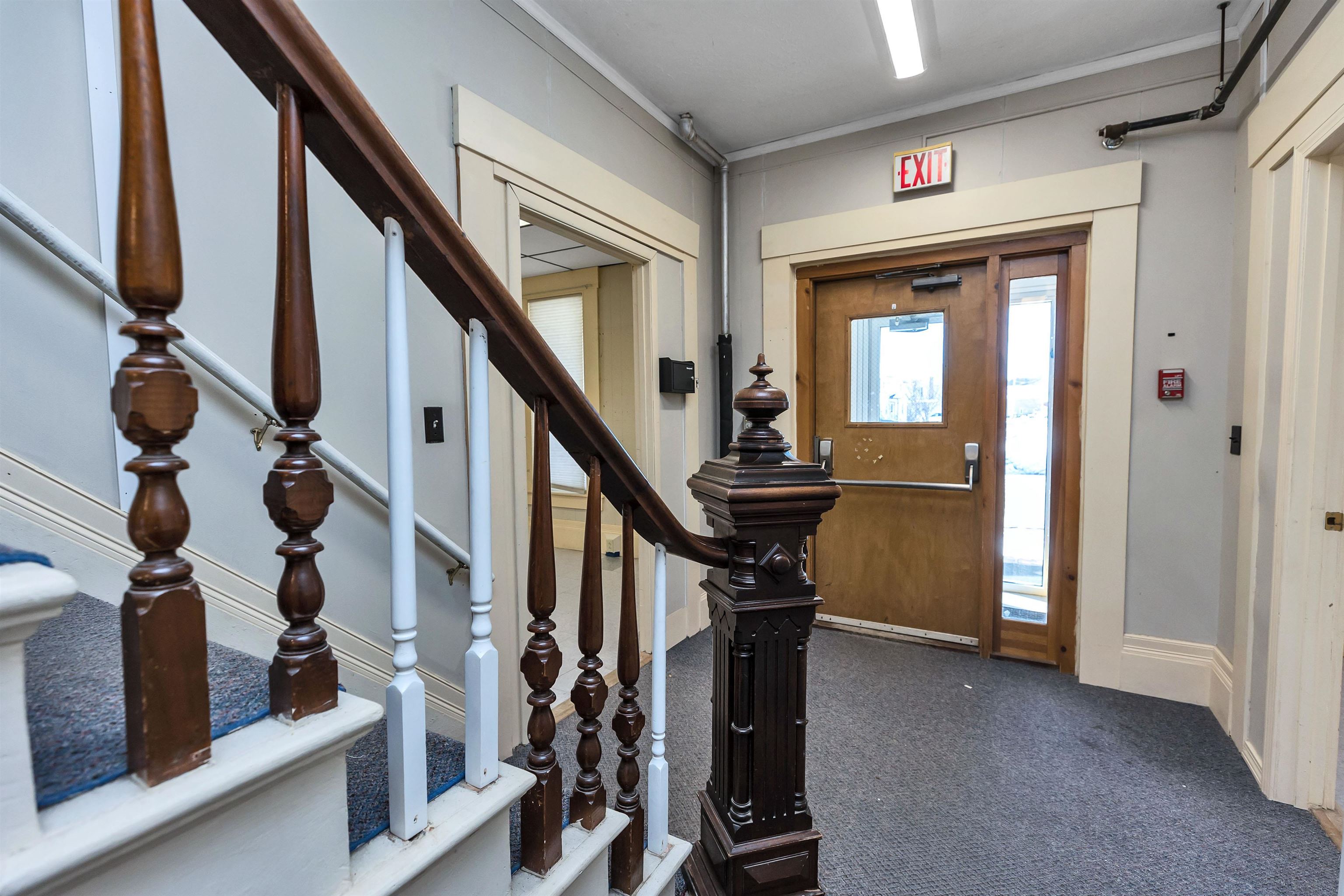 21 School St, Hillsborough, NH 03244