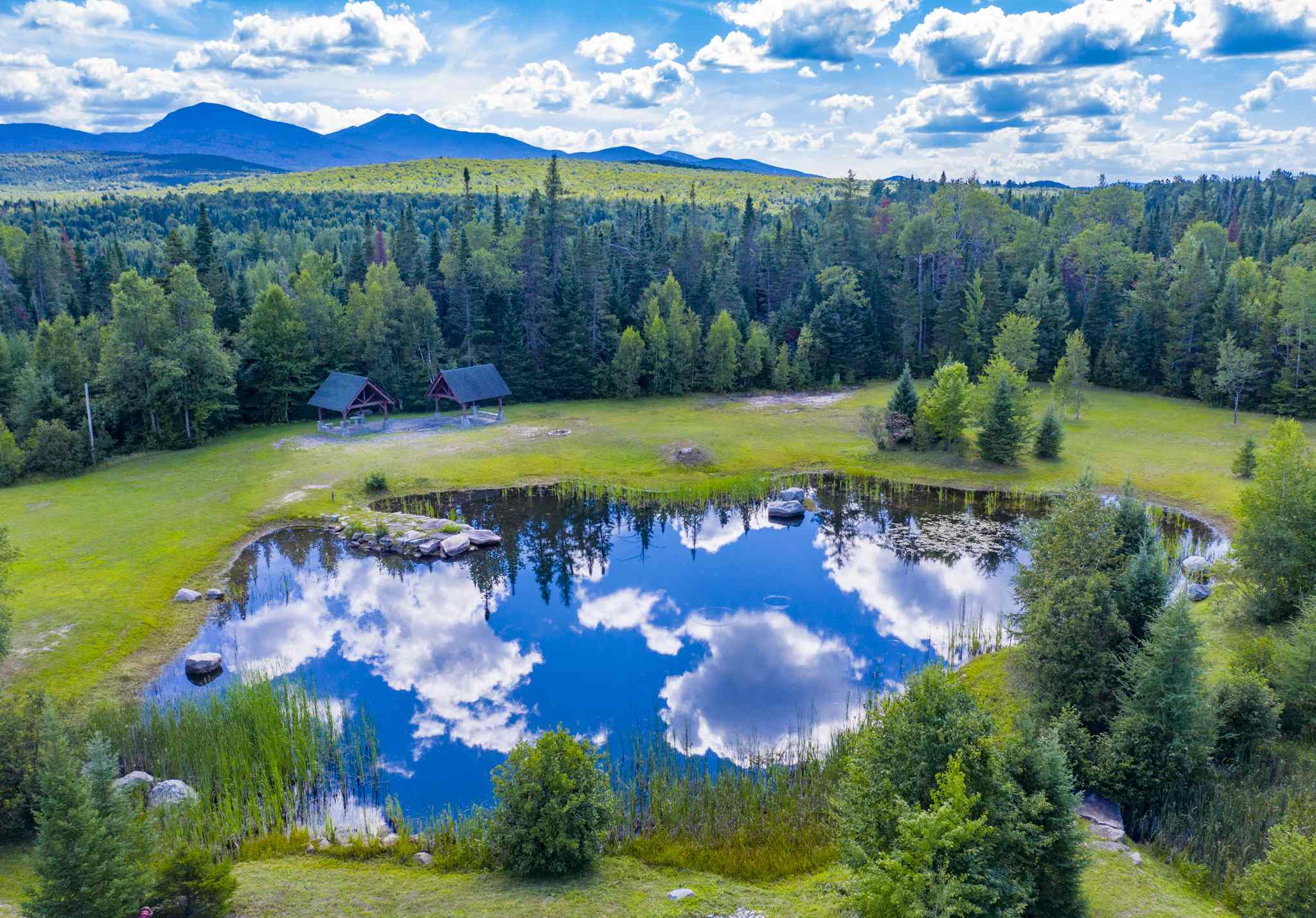 000 Ledgewood Dr, Bethlehem, NH 03574