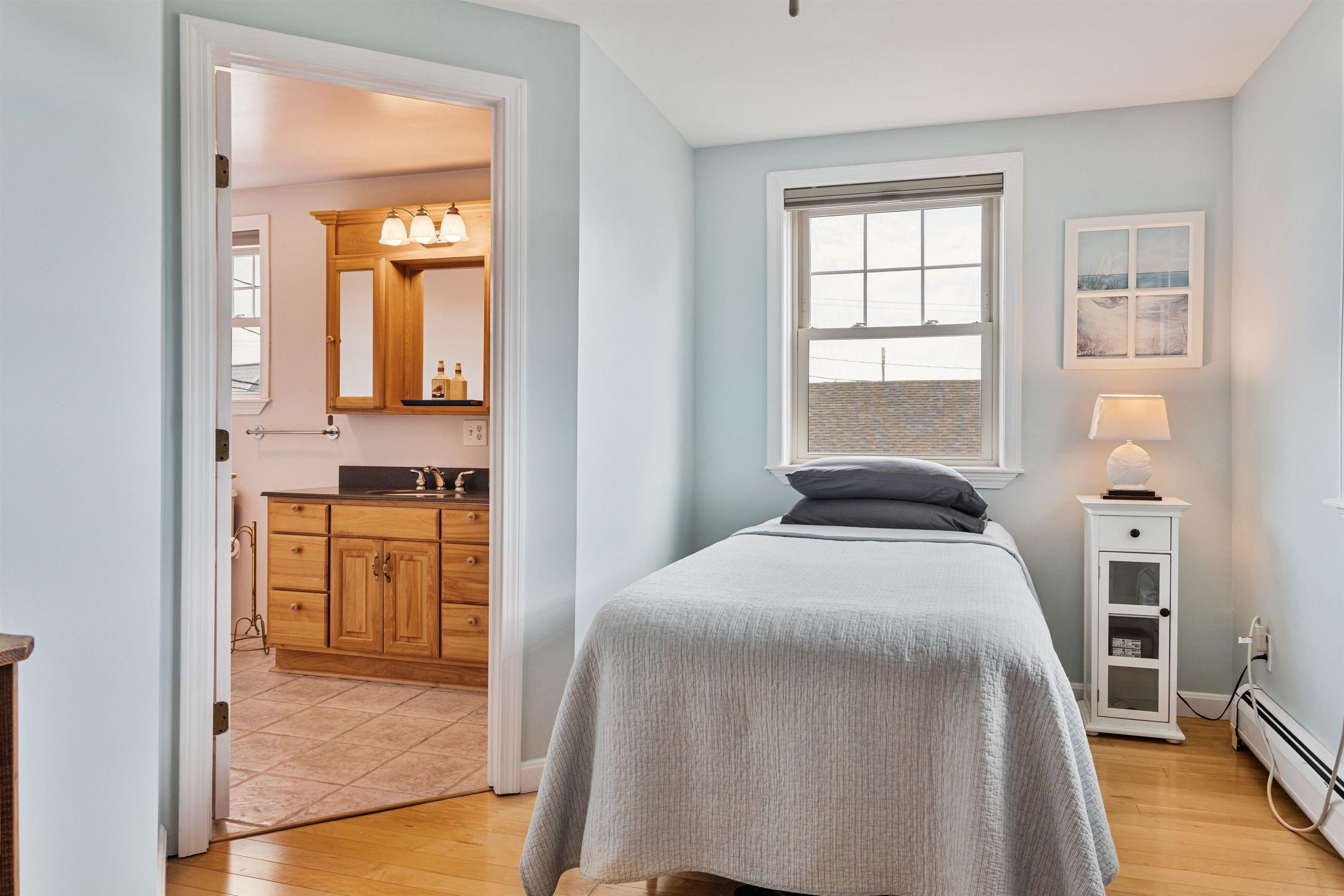 7-11 Redman St, Hampton, NH 03842