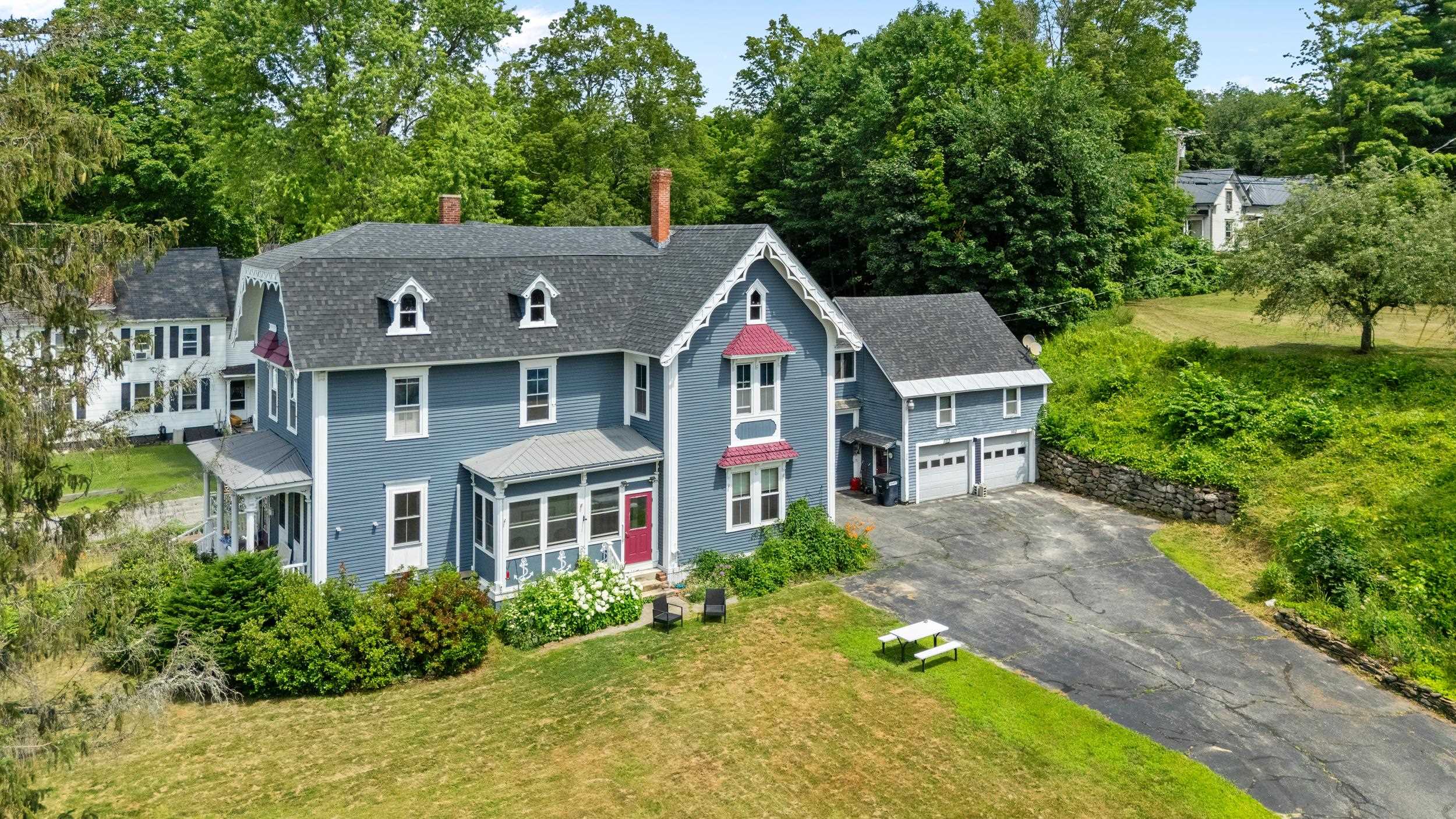 37 Park St, Newport, NH 03773