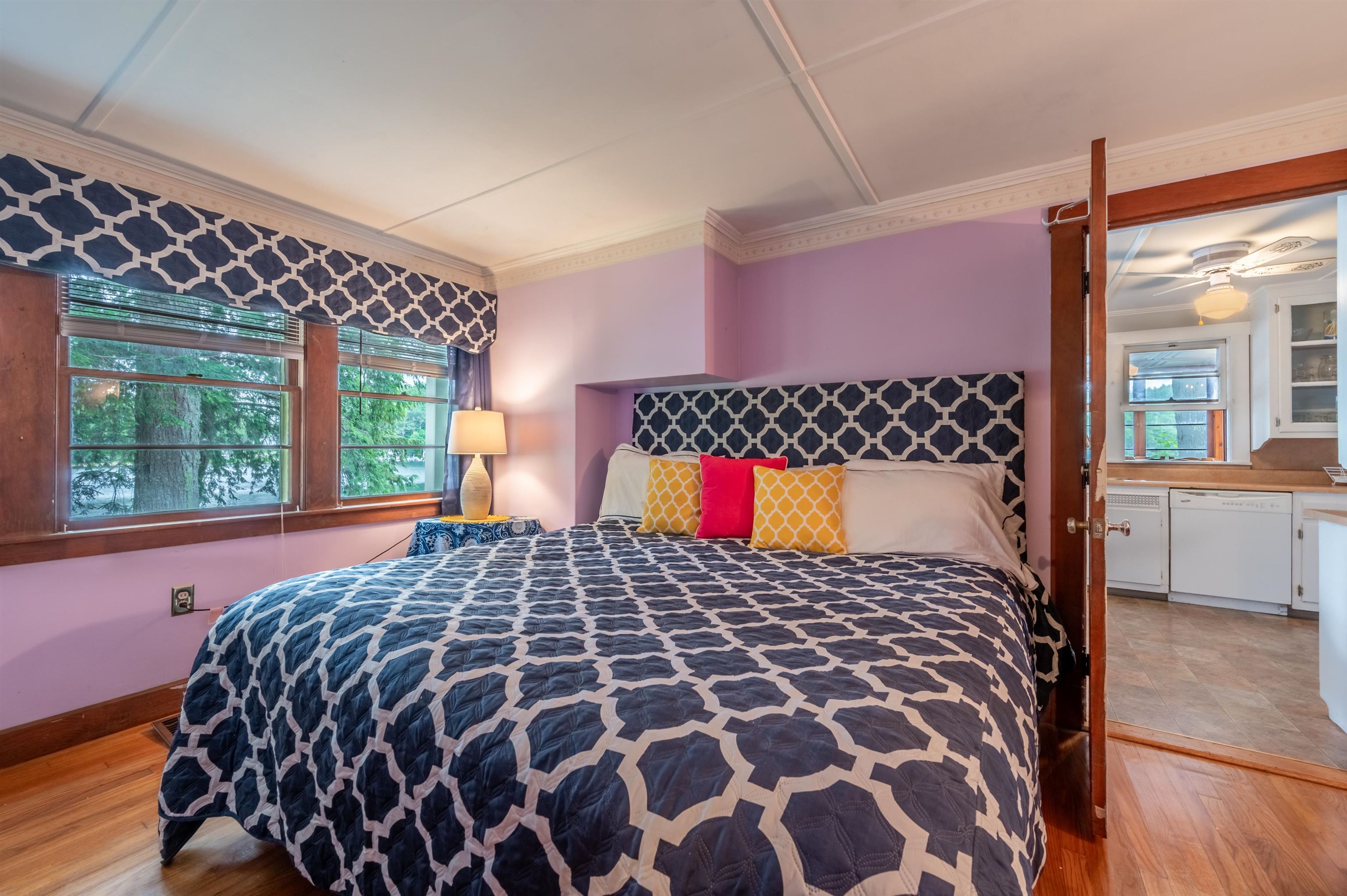 770 Jobs Creek Rd, Sunapee, NH 03782