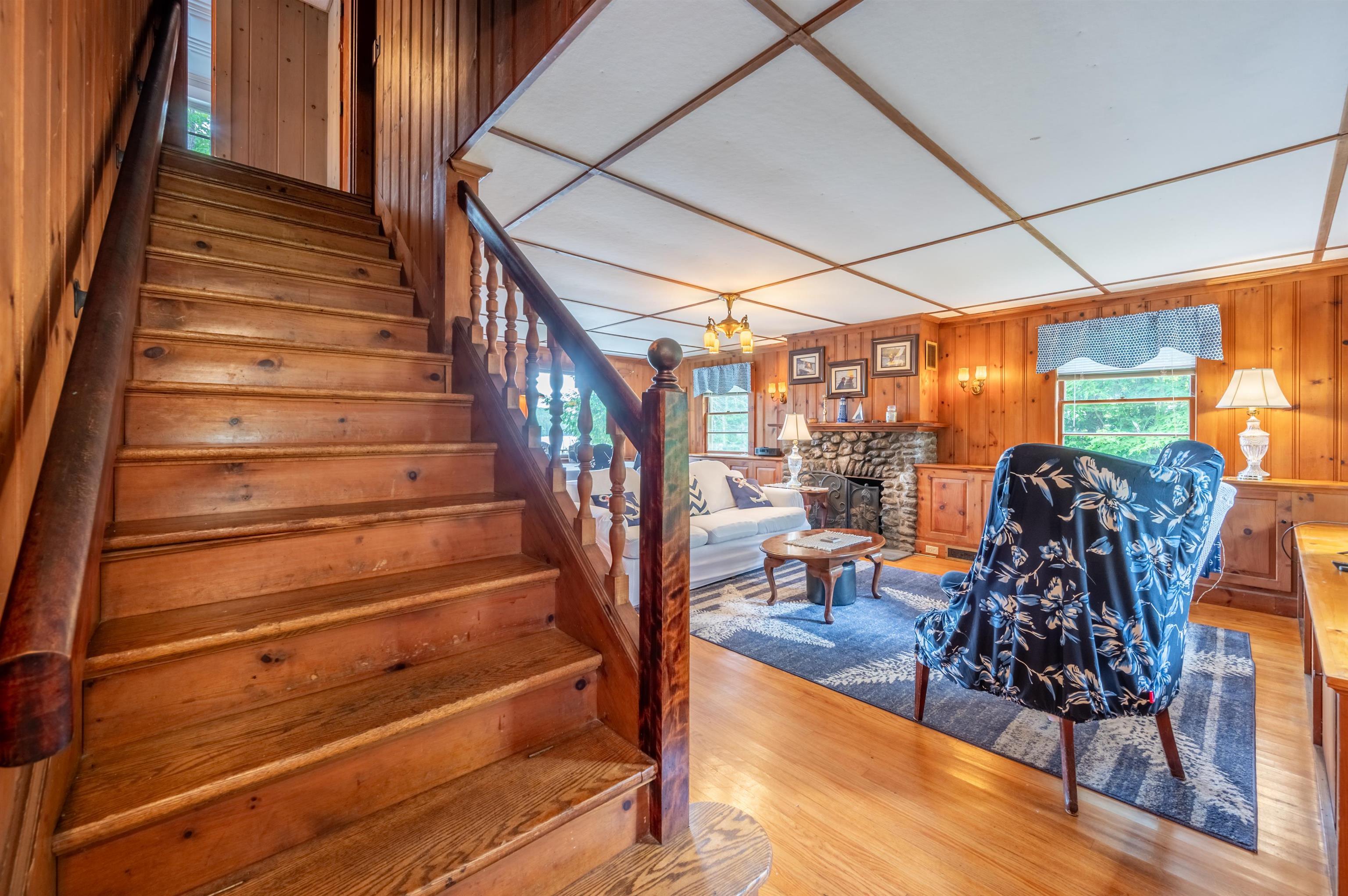 770 Jobs Creek Rd, Sunapee, NH 03782