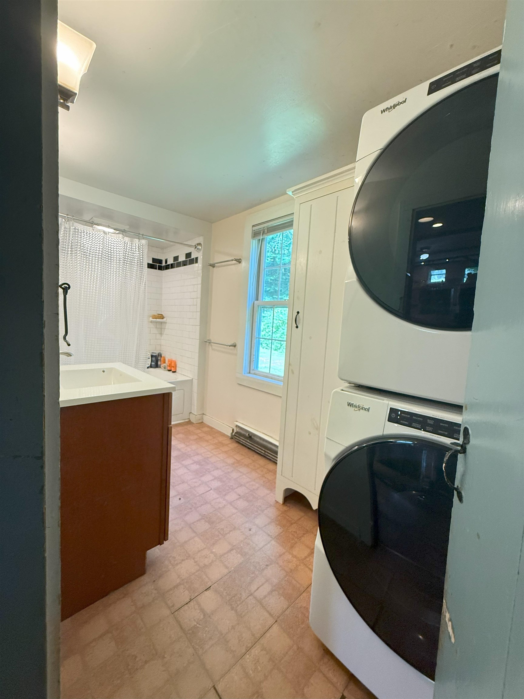 Laundry / bathroom