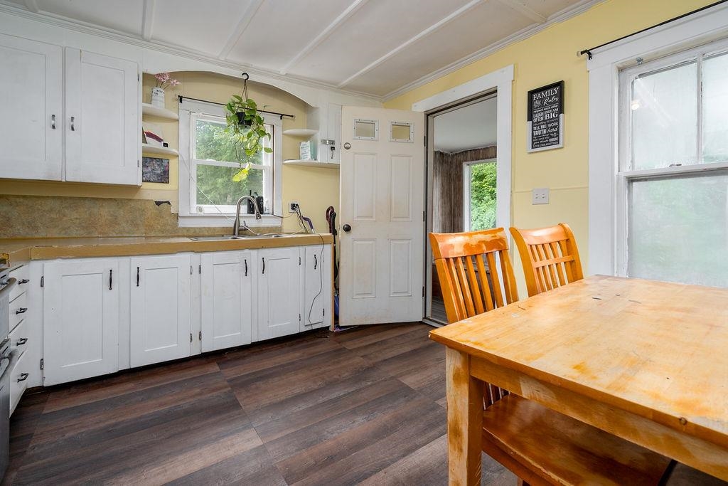 38 Strafford Rd, Rochester, NH 03867