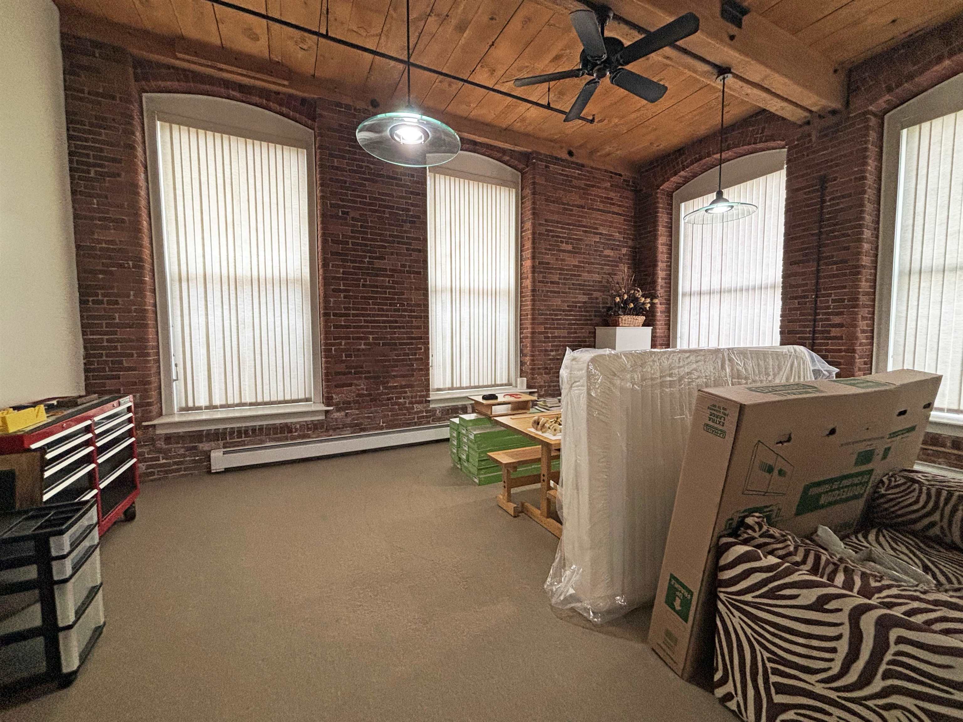 125 Main St, Newmarket, NH 03857