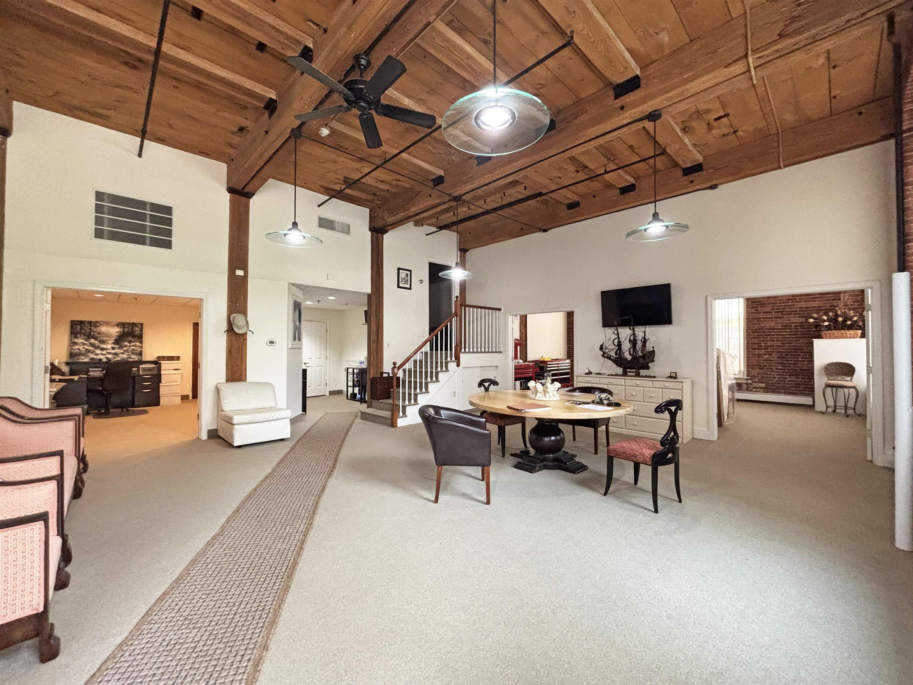 125 Main St, Newmarket, NH 03857