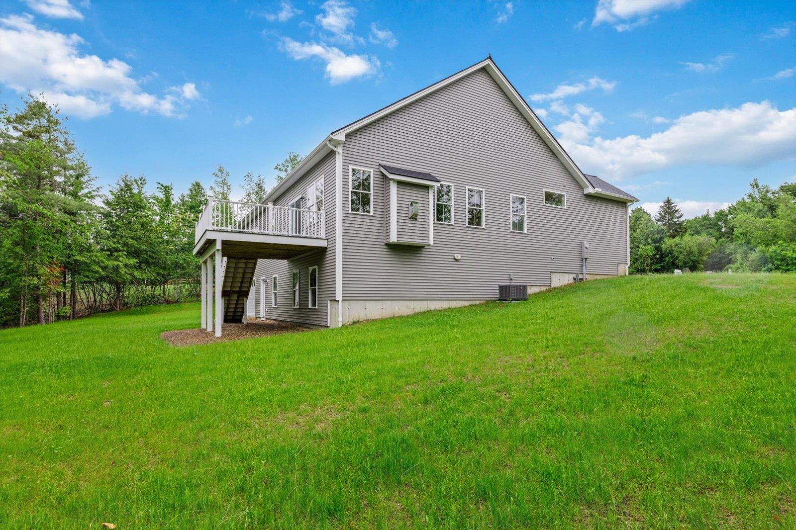 38 Moose Brook Ln, Hancock, NH 03449