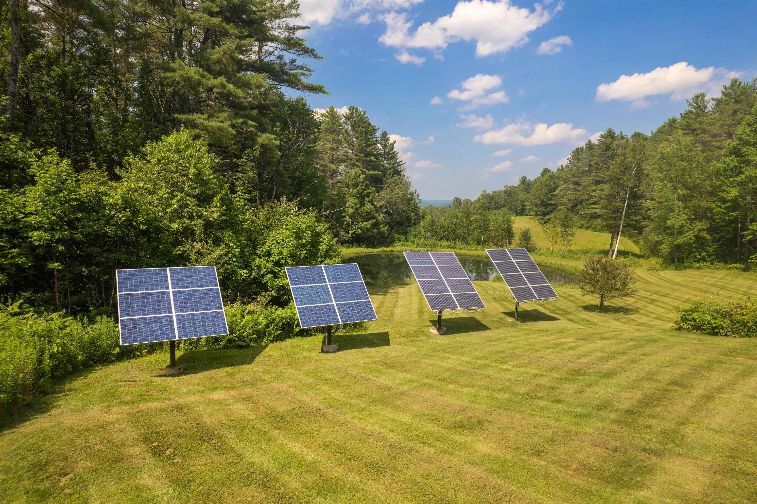 228 Leonard Rd, Sharon, VT 05065