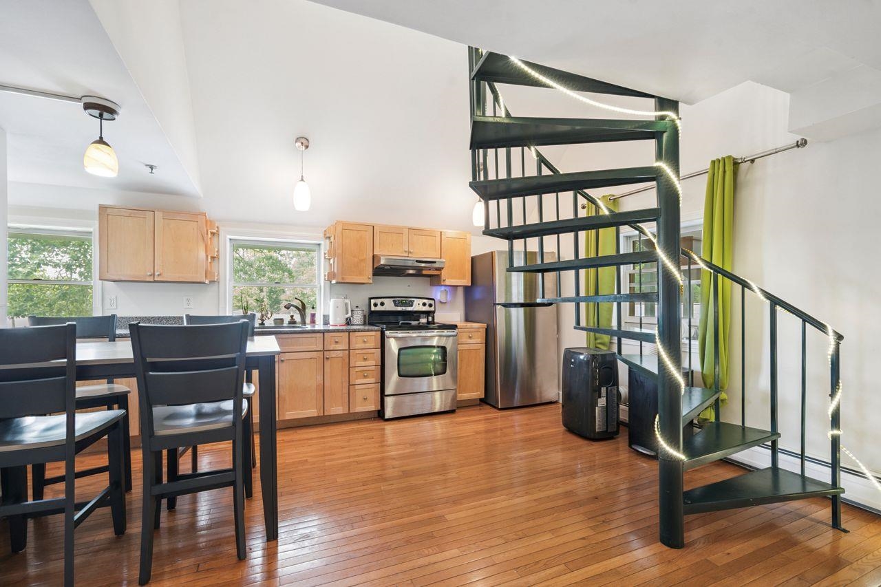 34 Floral Ave, Dover, NH 03820