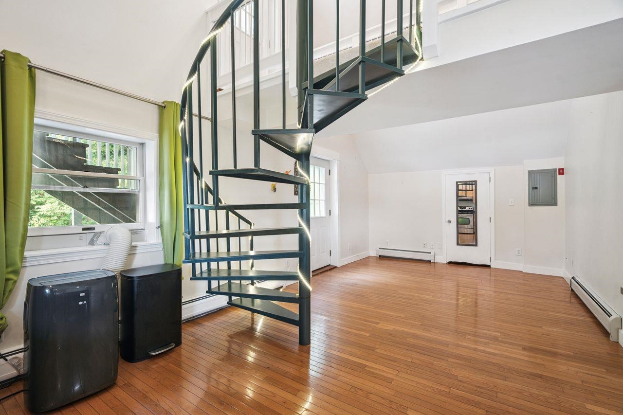 34 Floral Ave, Dover, NH 03820