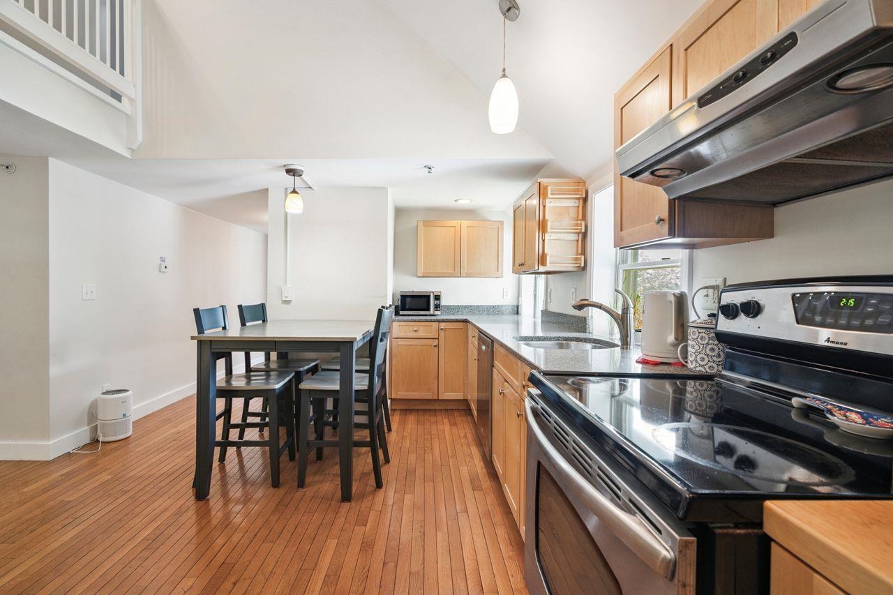 34 Floral Ave, Dover, NH 03820