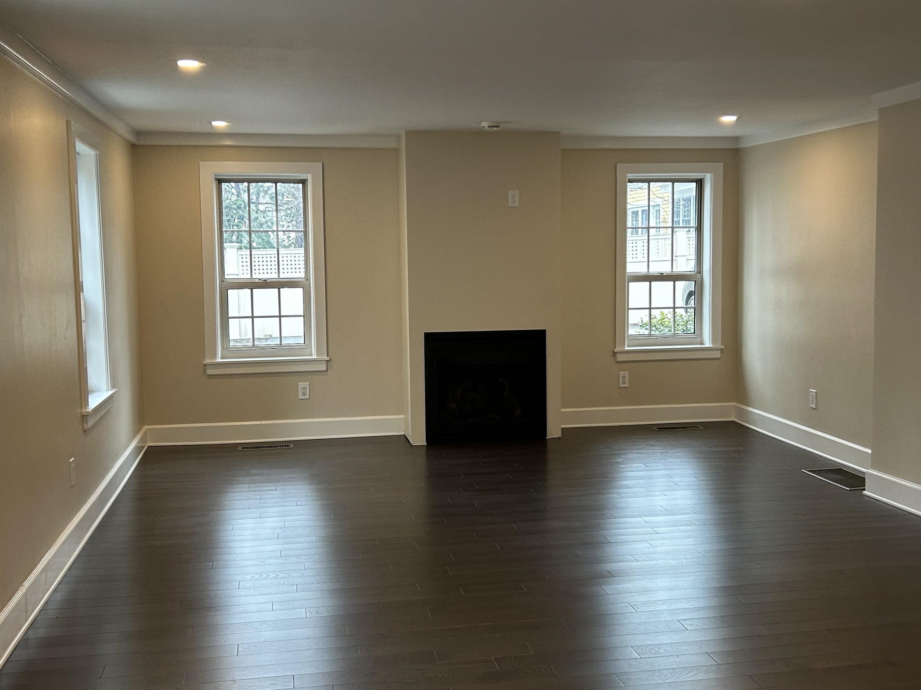 81 Front St #3, Exeter, NH 03833