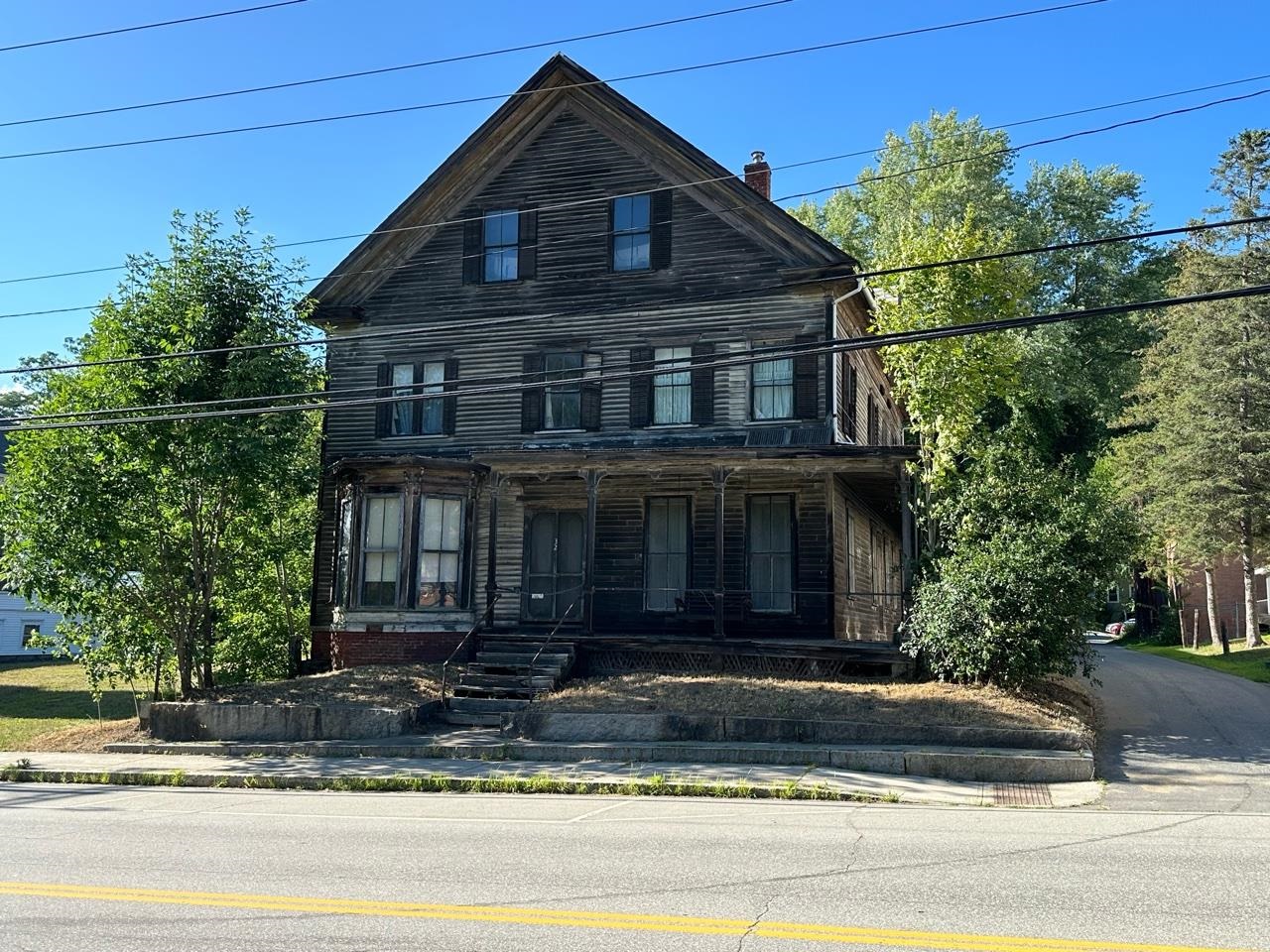 32 Main St, Hinsdale, NH 03451