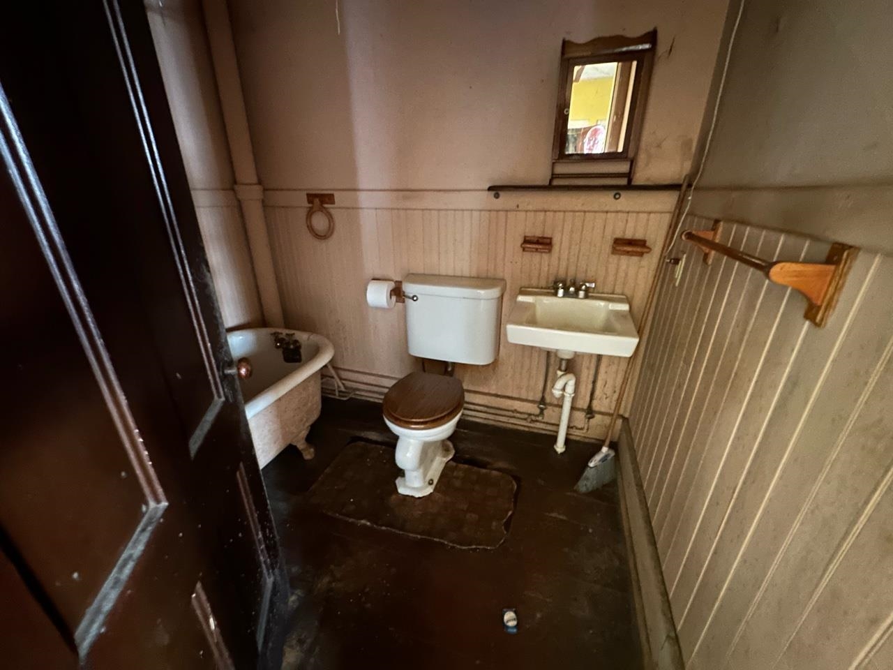 32 Main St, Hinsdale, NH 03451