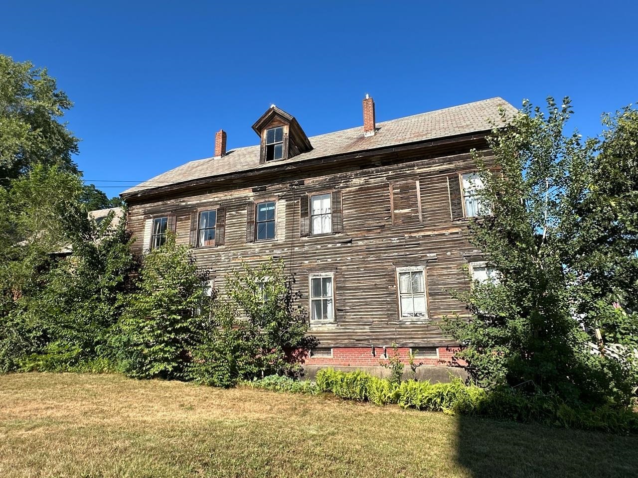 32 Main St, Hinsdale, NH 03451