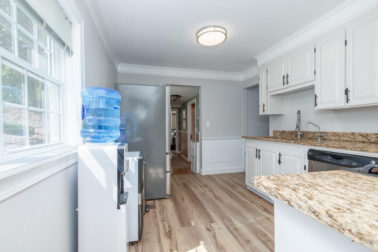 245 North Rd, Deerfield, NH 03037-1145