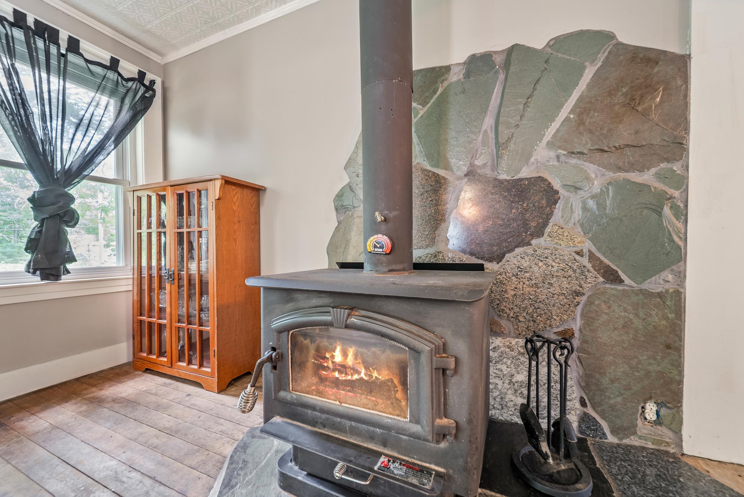 32 Union St, Hillsborough, NH 03244