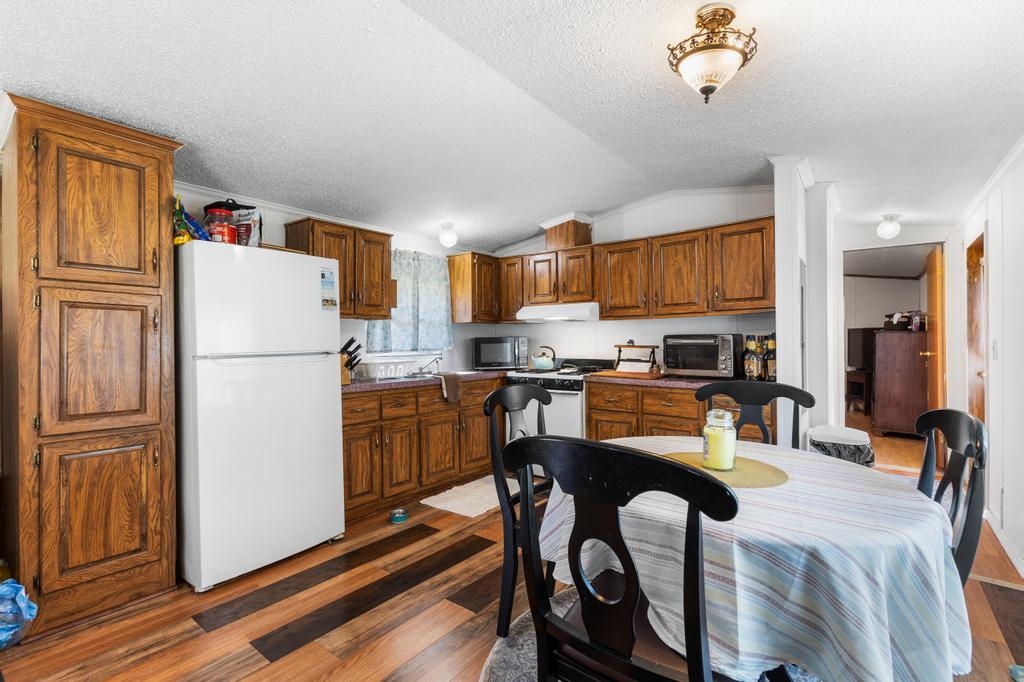 209 Hampstead Rd, Derry, NH 03038