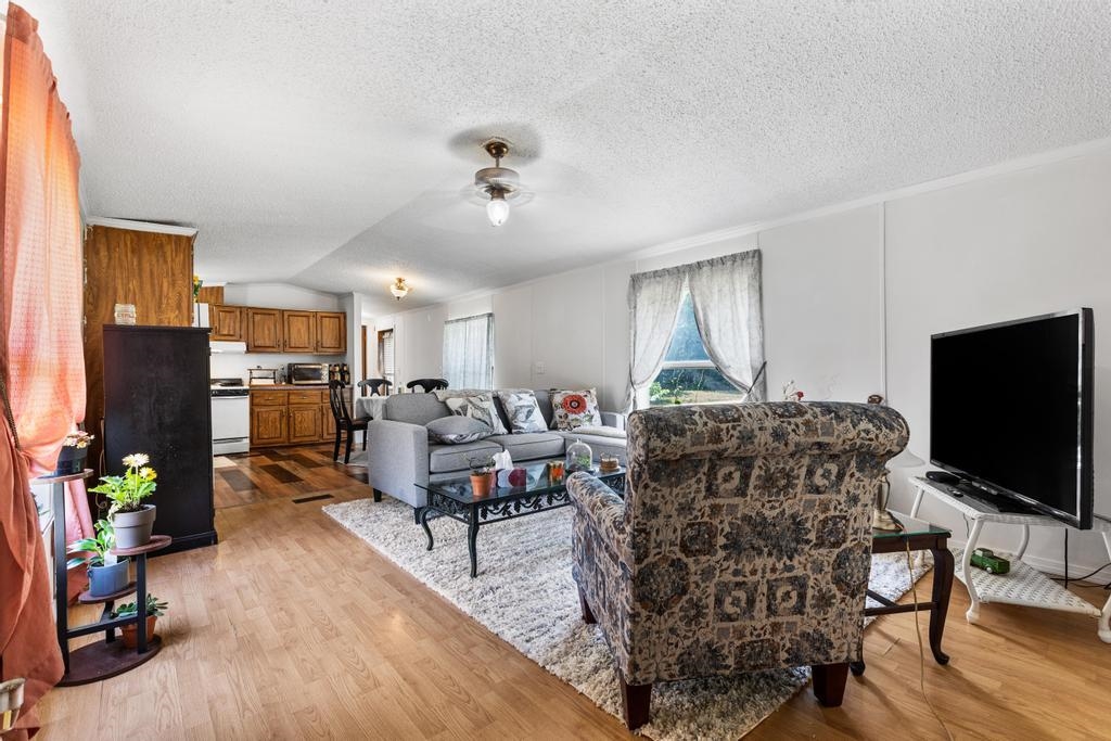 209 Hampstead Rd, Derry, NH 03038