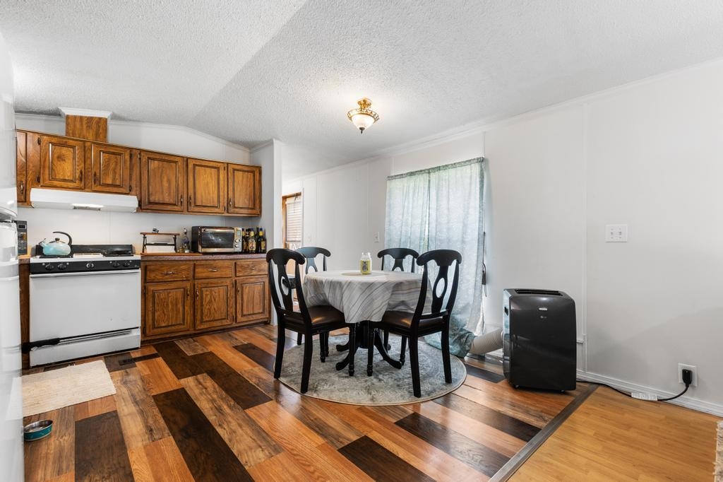 209 Hampstead Rd, Derry, NH 03038