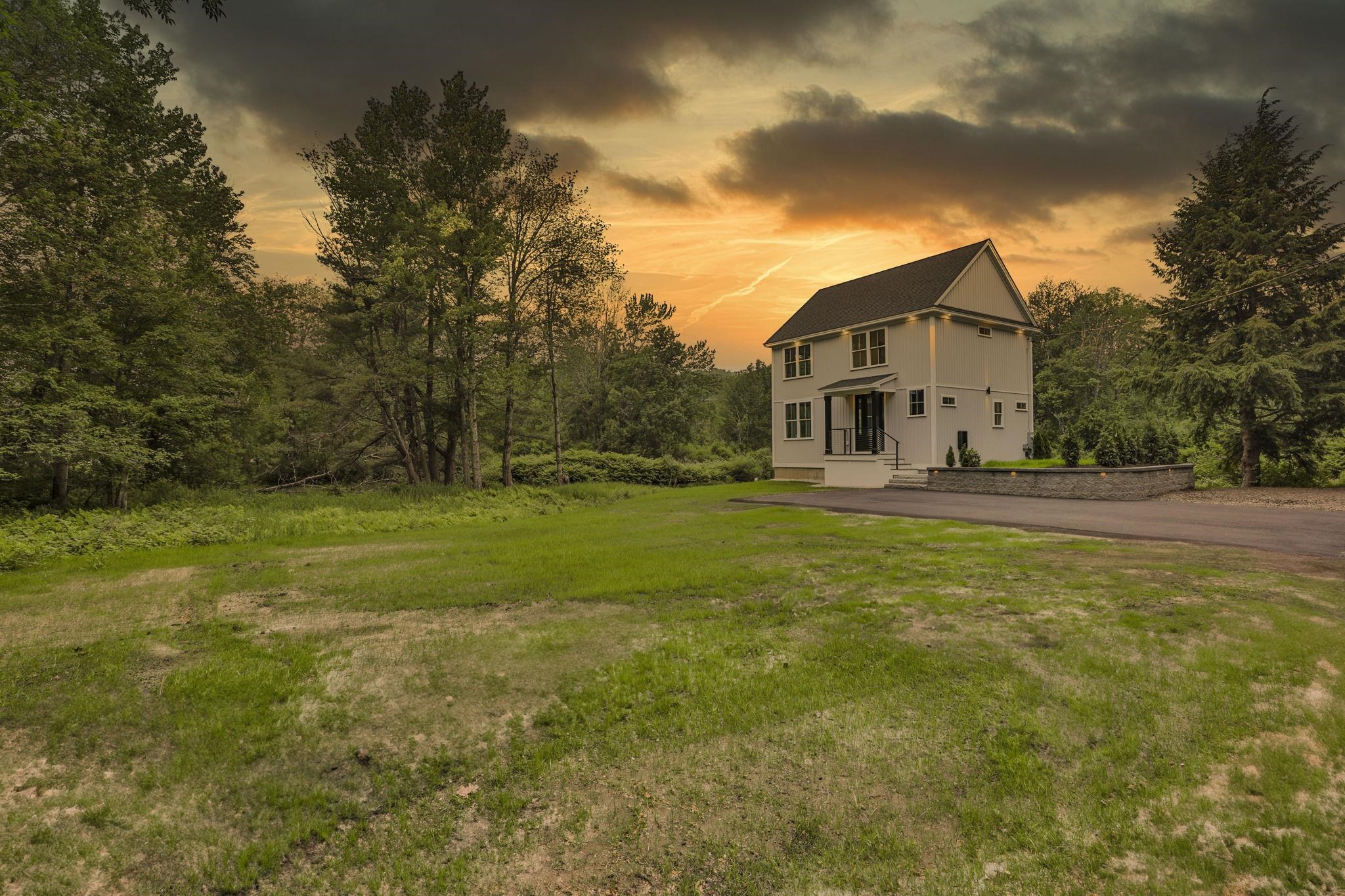 33 Sharon Rd, Peterborough, NH 03458