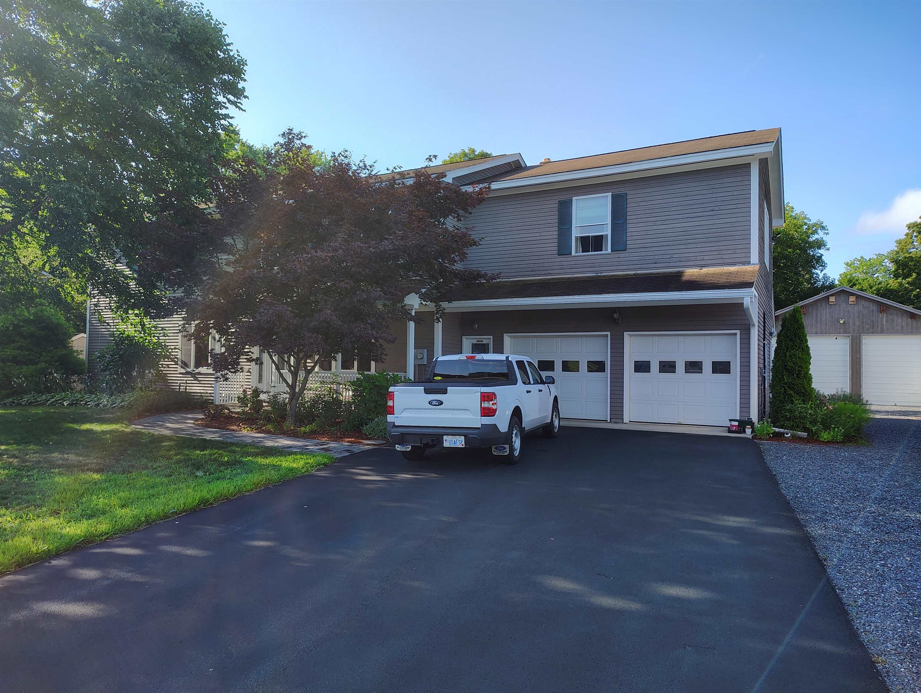 11 Bracket Cir, Charlestown, NH 03603