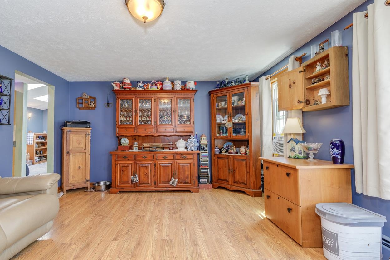 4 Elijah Hill Ln, Londonderry, NH 03053