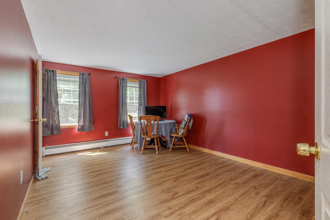 4 Elijah Hill Ln, Londonderry, NH 03053