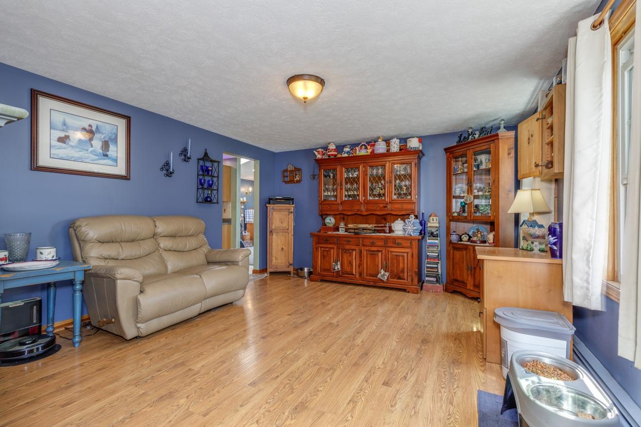 4 Elijah Hill Ln, Londonderry, NH 03053