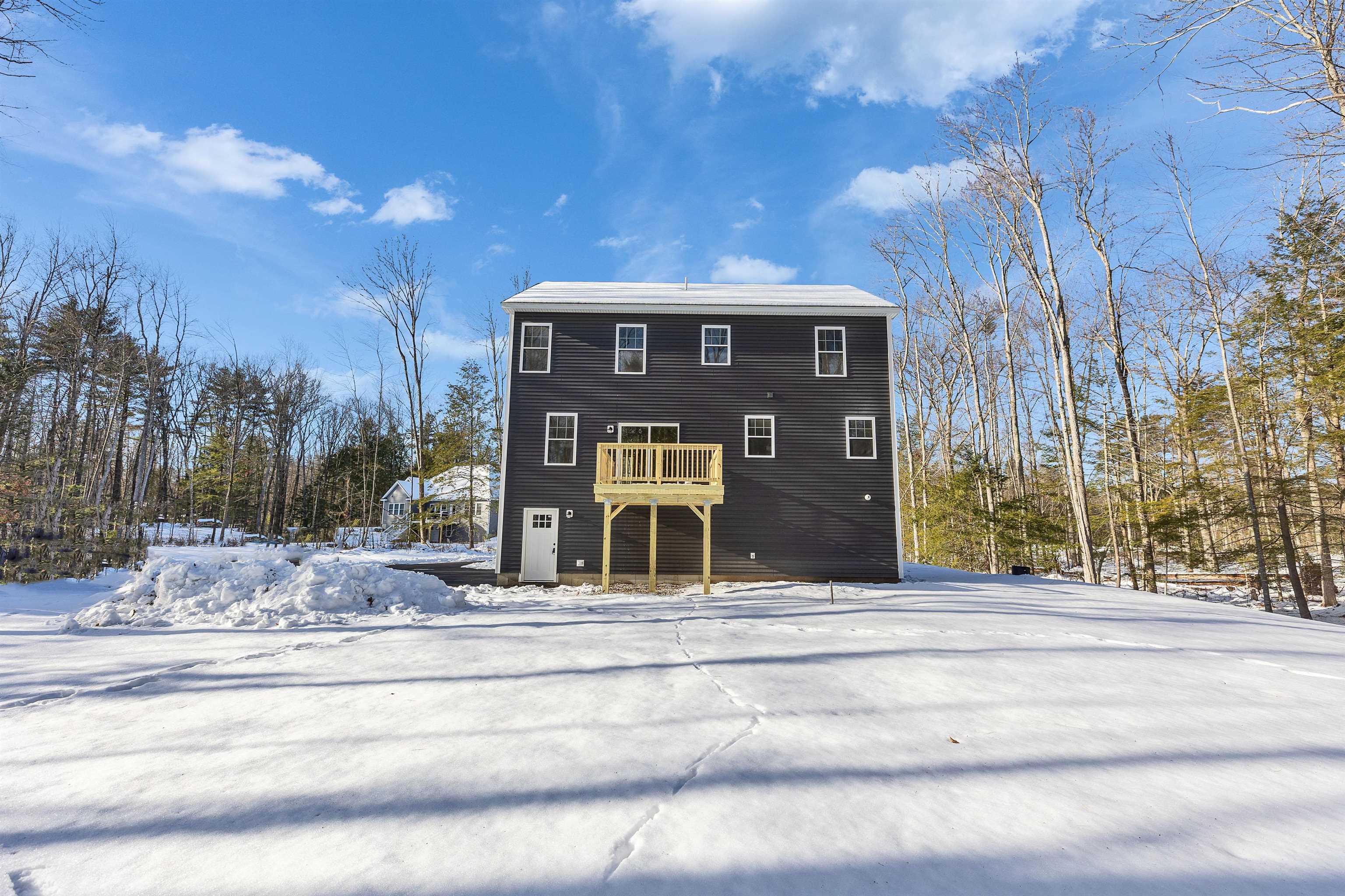 37 Reed Rd, Sandown, NH 03873
