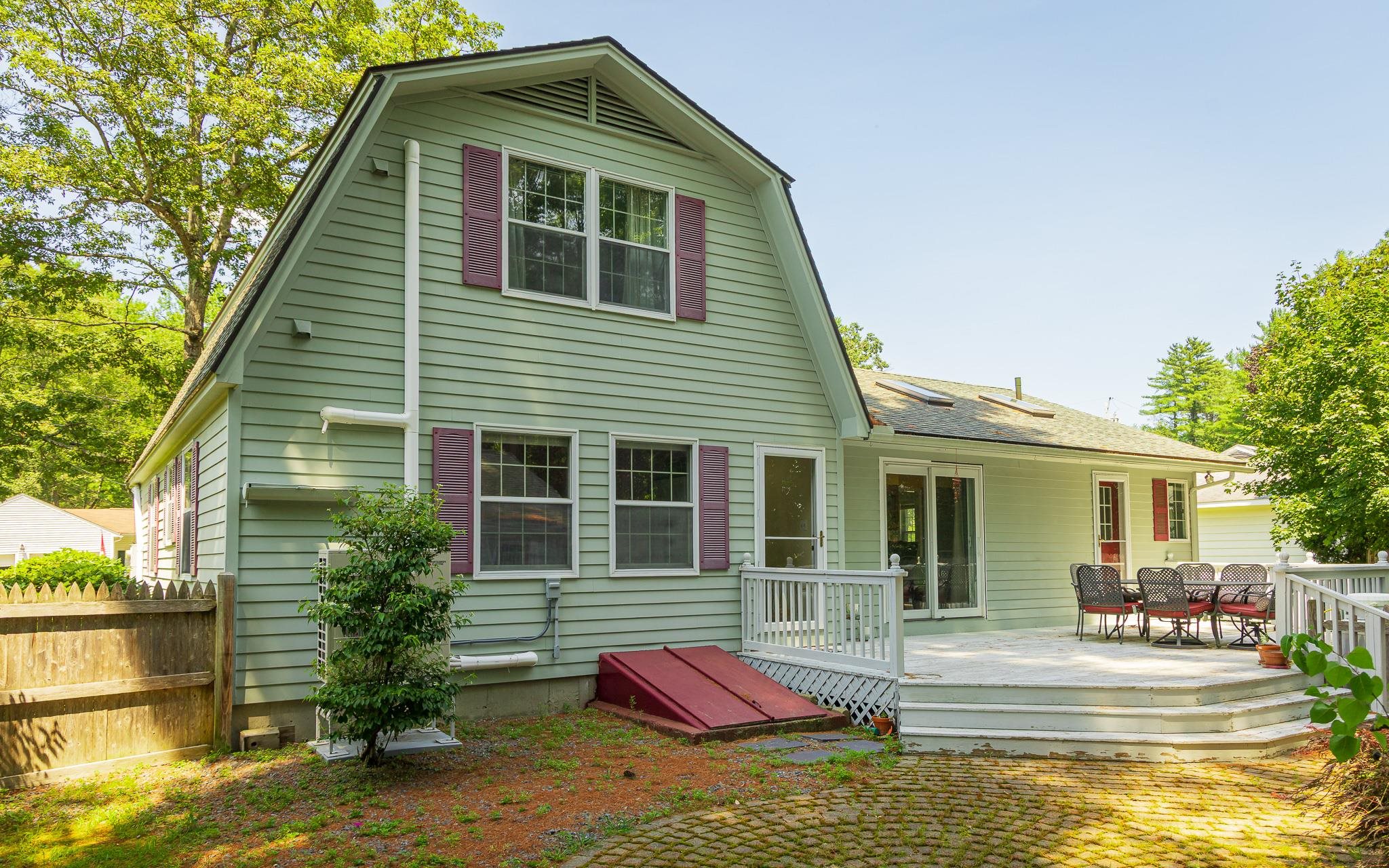 17 Leahy Rd, Keene, NH 03431