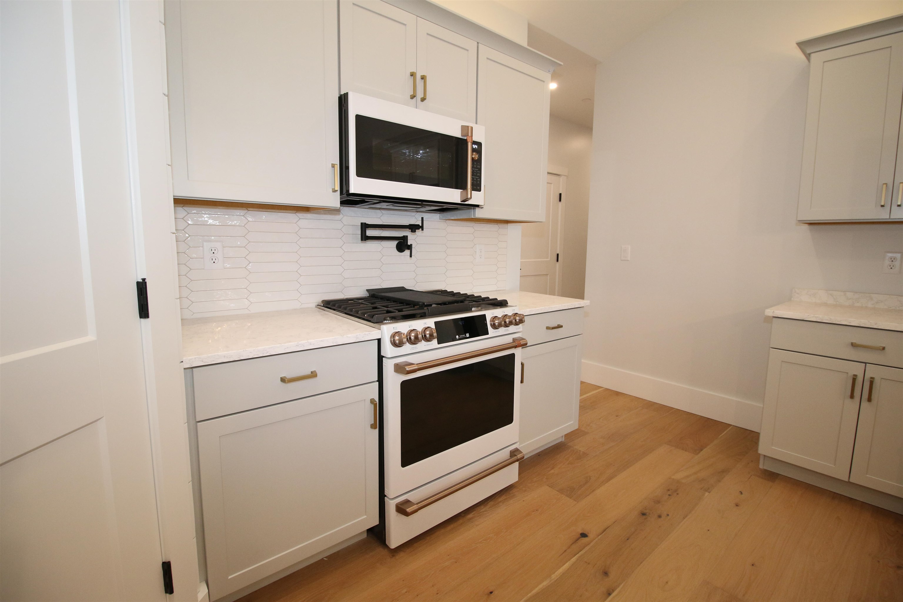 422 Dawn Ct #23, Pembroke, NH 03275